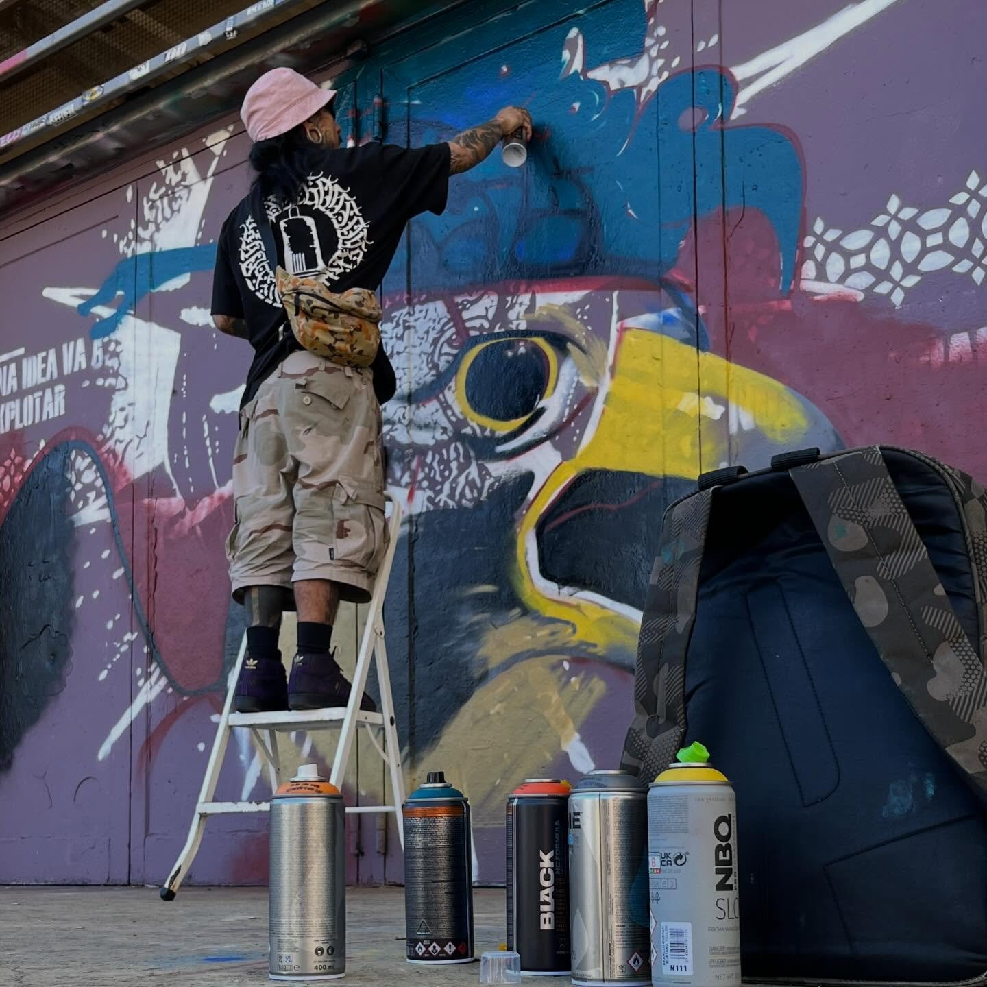 #streetart #bcnstreetart #streetartbarcelona #spraypaintart #spraypaintbarcelona urbanart urbanartist barcelonastreetart arteenlascalles bcnstreetstyle bcnstreetstyletour arteurba barcelonastreetstyletour barcelonastreetstyletour.com streetarttourbar