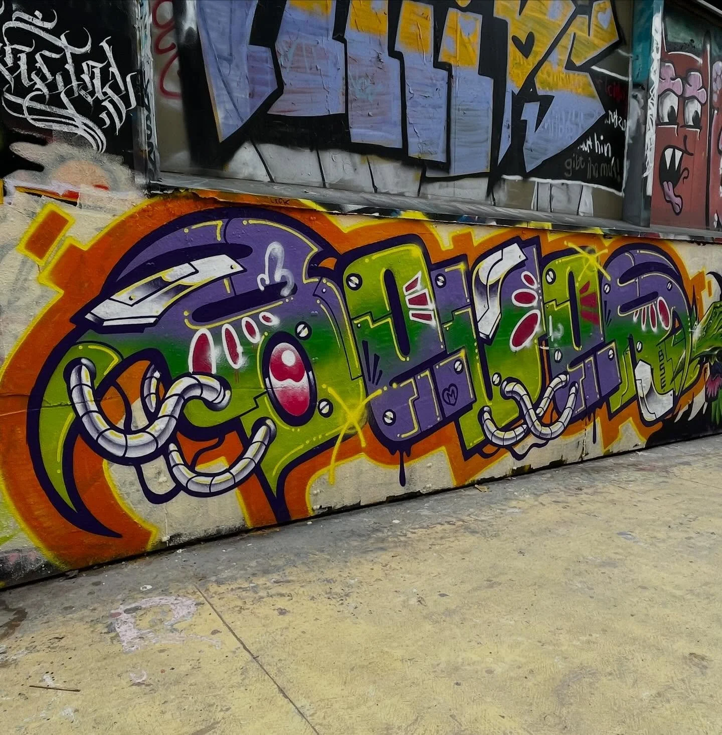 #graffiti #barcelonastreetart #barcelonastreetstyletour #streetarttourbarcelona #barcelonastreetarttour