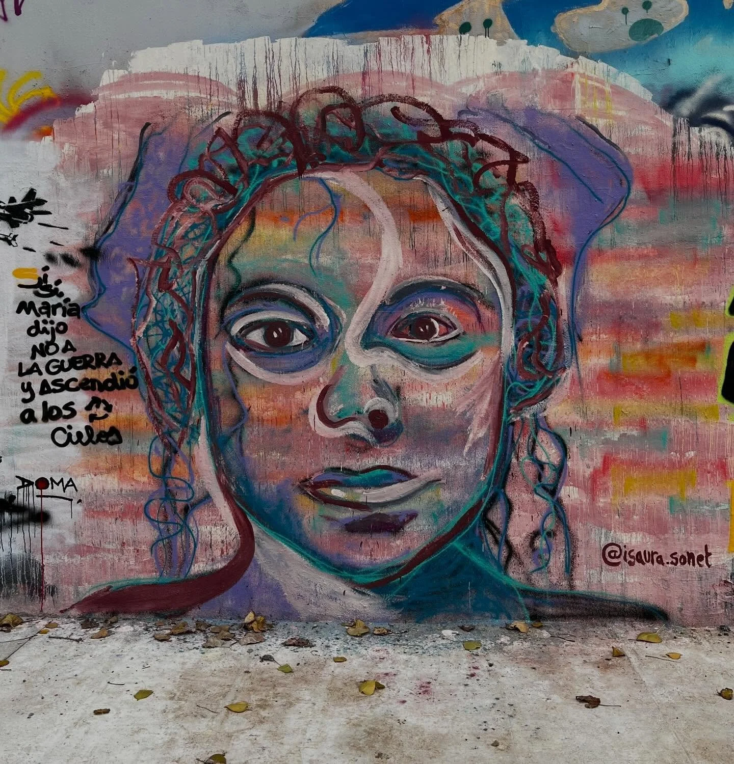 @isaura.sonet #streetart #barcelonastreetart #barcelonastreetstyletour #streetarttourbarcelona #barcelonastreetarttour