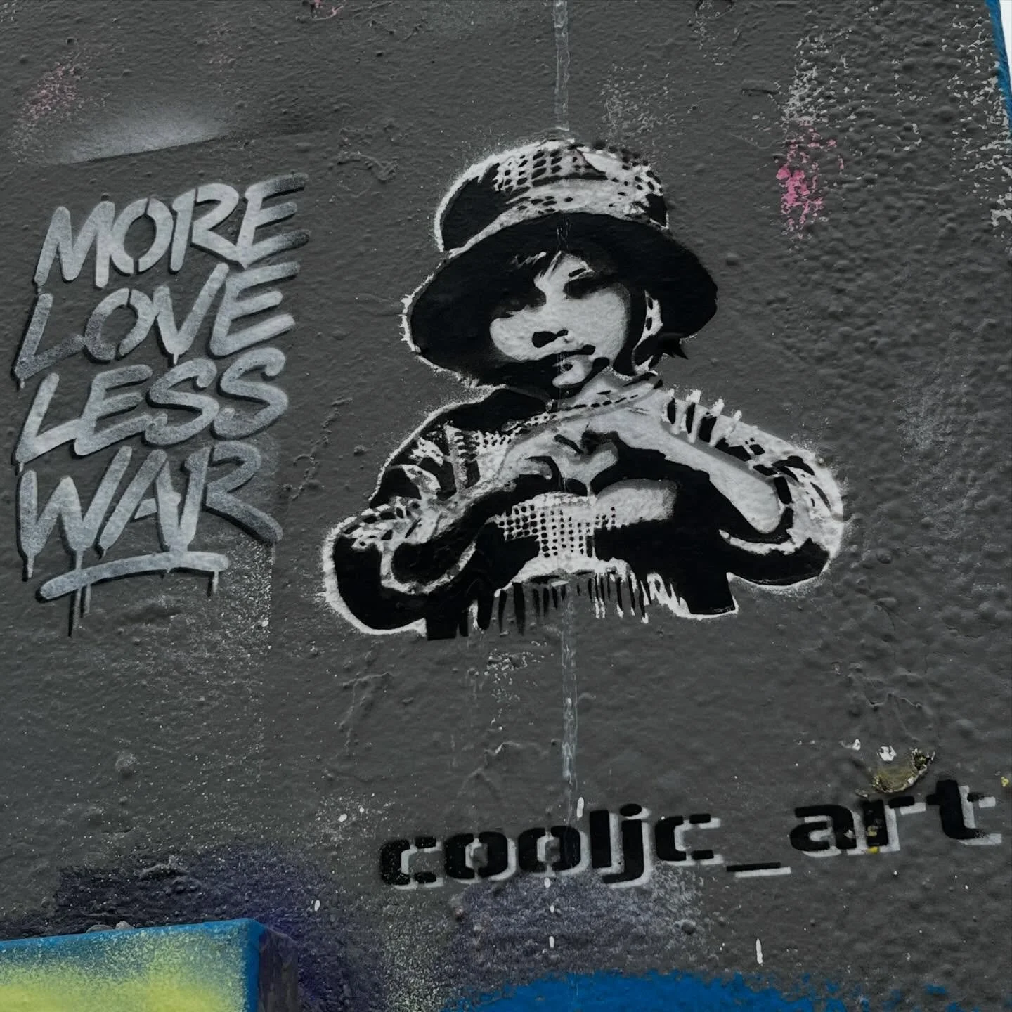 @cooljc_art #streetart #barcelonastreetart #barcelonastreetstyletour #streetarttourbarcelona #barcelonastreetarttour