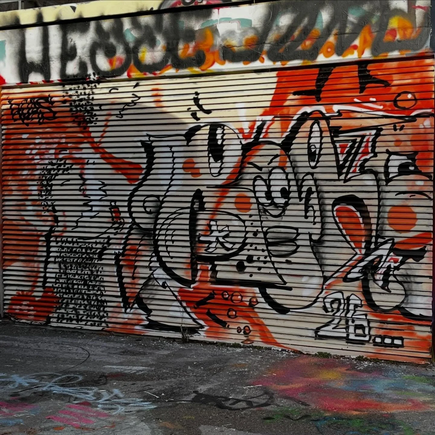 #graffiti #barcelonastreetart #barcelonastreetstyletour #streetarttourbarcelona #barcelonastreetarttour