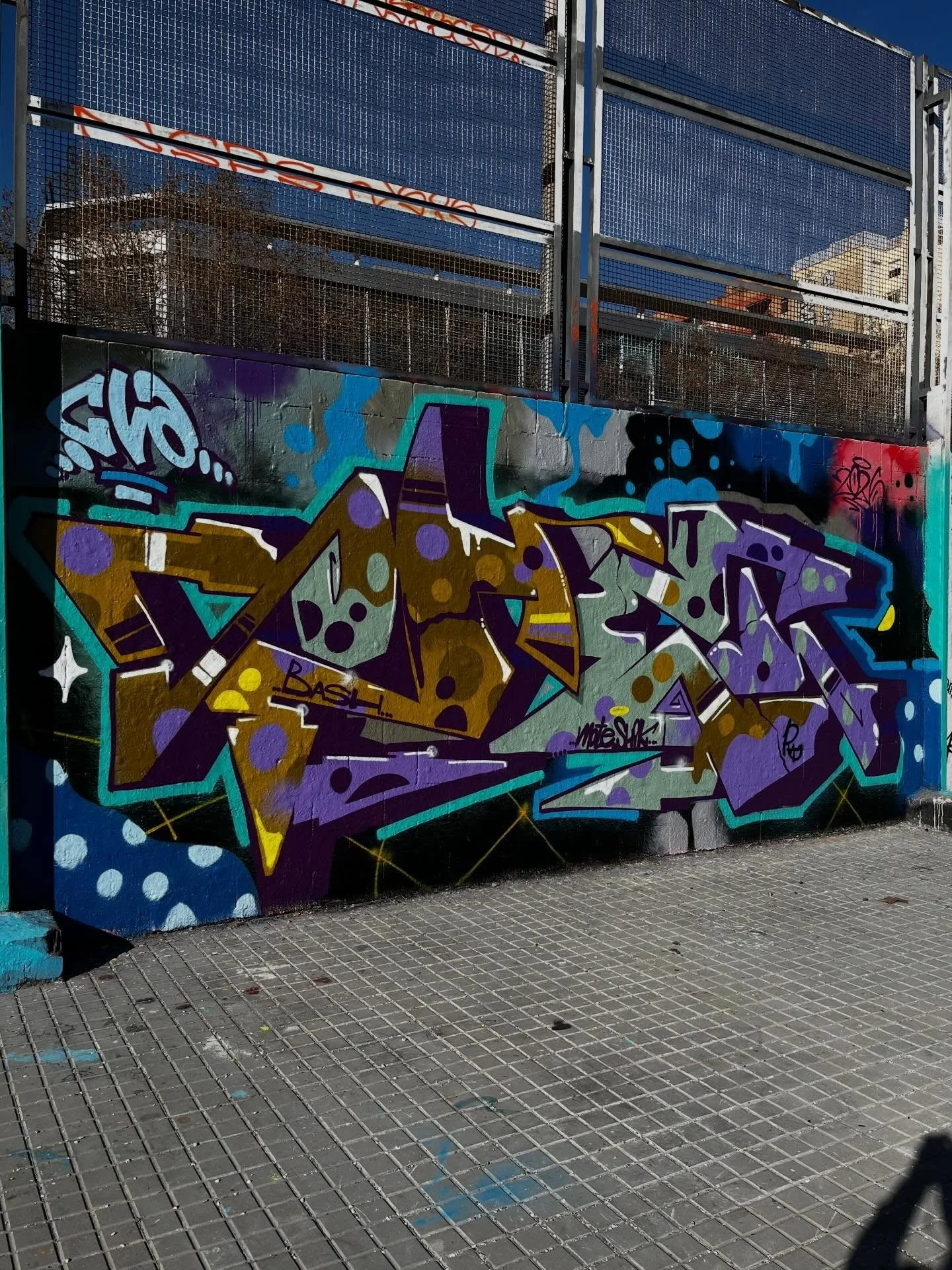 #graffiti #barcelonastreetart #barcelonastreetstyletour #streetarttourbarcelona #barcelonastreetarttour