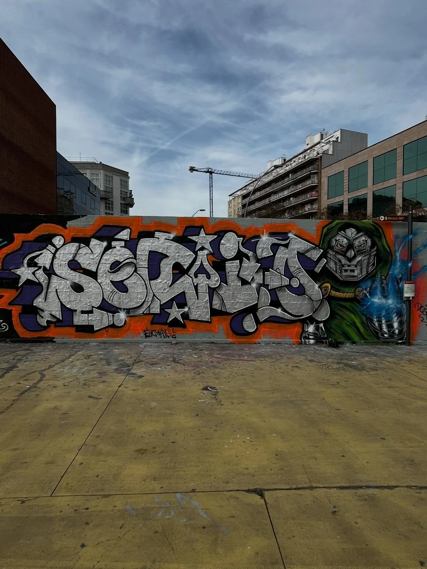 #graffiti #barcelonastreetart #barcelonastreetstyletour #streetarttourbarcelona #barcelonastreetarttour