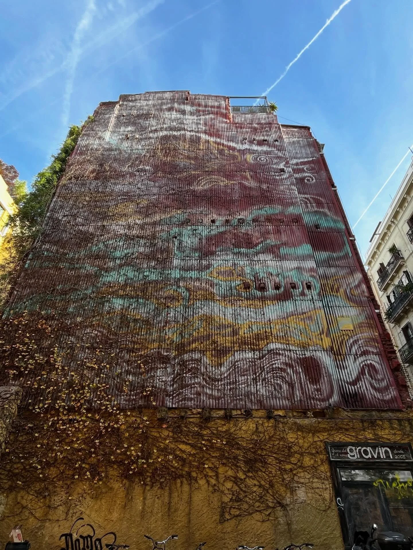 #streetart #barcelonastreetart #barcelonastreetstyletour #streetarttourbarcelona #barcelonastreetarttour