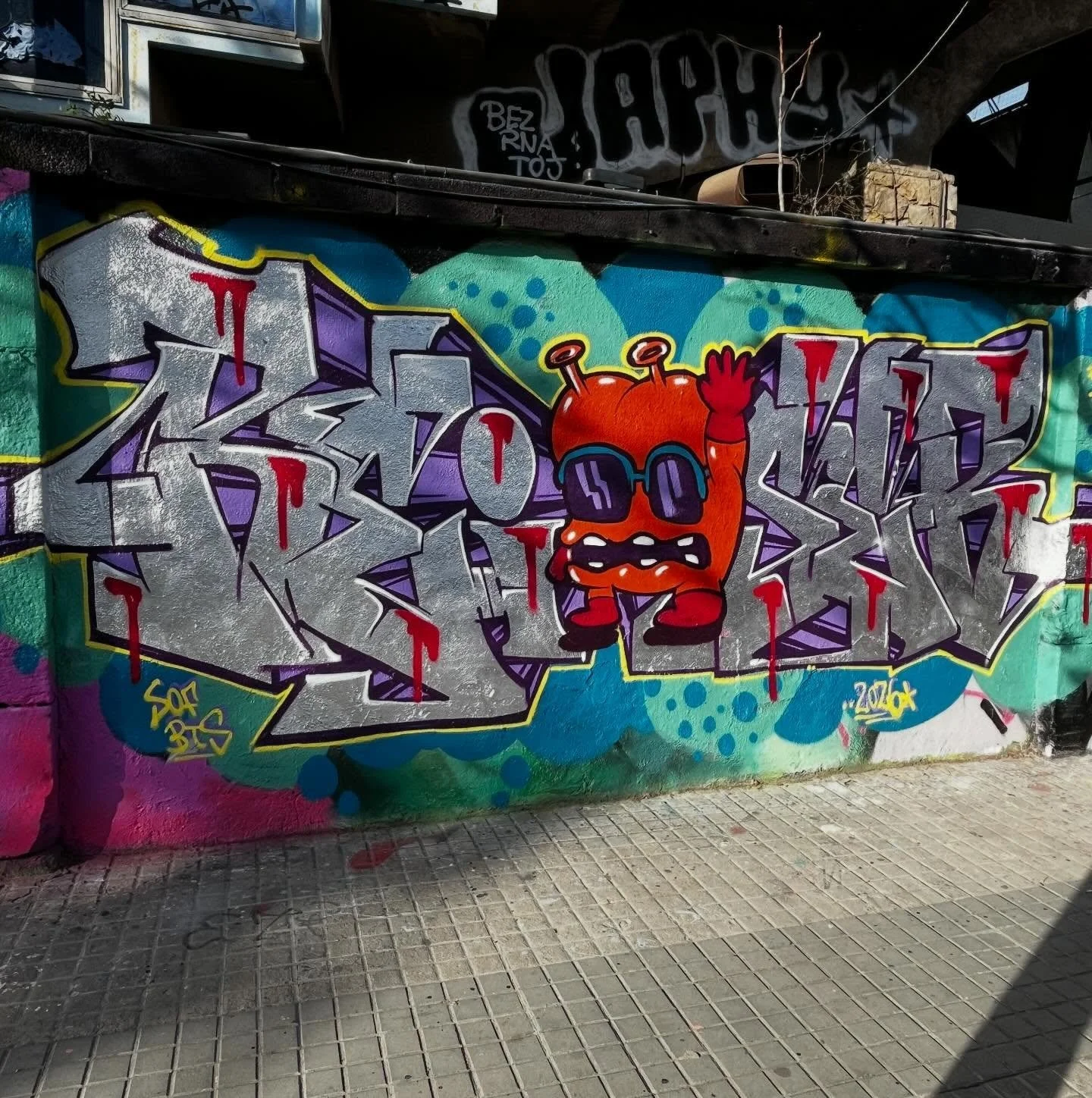 #graffiti #barcelonastreetart #barcelonastreetstyletour #streetarttourbarcelona #barcelonastreetarttour