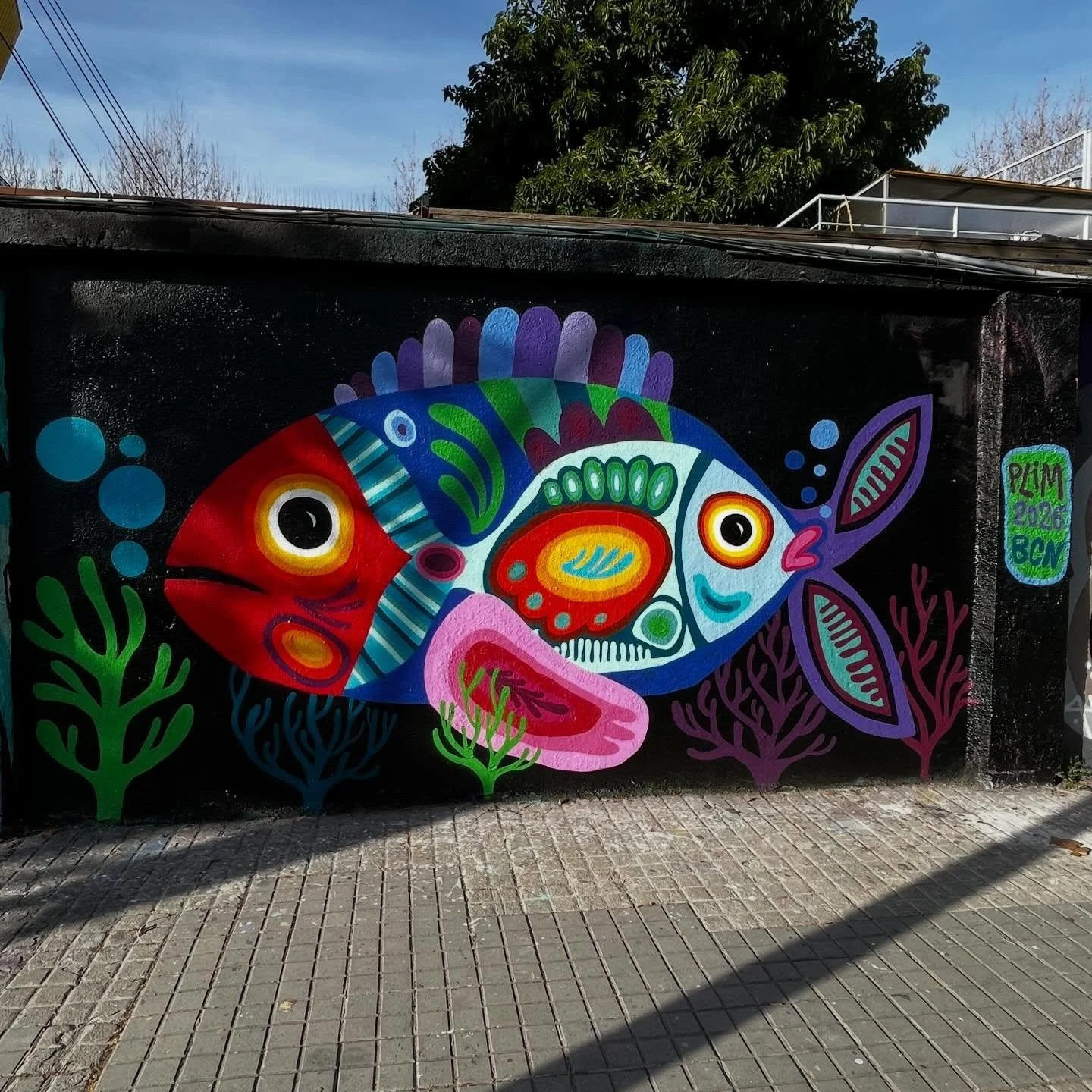 @plim #streetart #barcelonastreetart #barcelonastreetstyletour #streetarttourbarcelona #barcelonastreetarttour