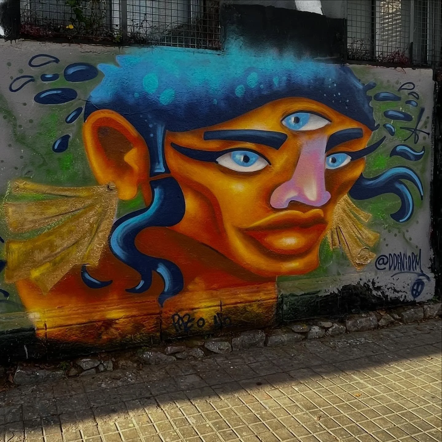 @ddavidpm #streetart #barcelonastreetart #barcelonastreetstyletour #streetarttourbarcelona #barcelonastreetarttour