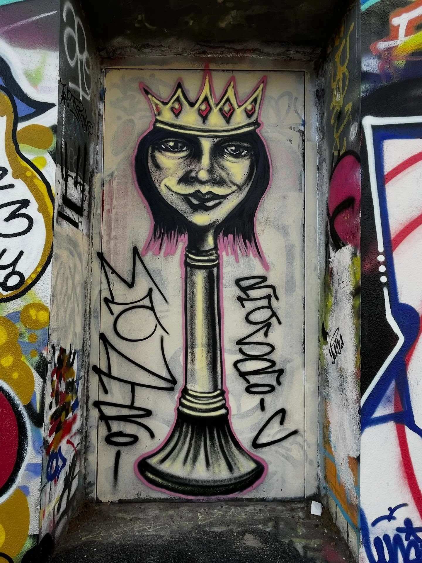 @ras_ric #streetart #barcelonastreetart #barcelonastreetstyletour #streetarttourbarcelona #barcelonastreetarttour