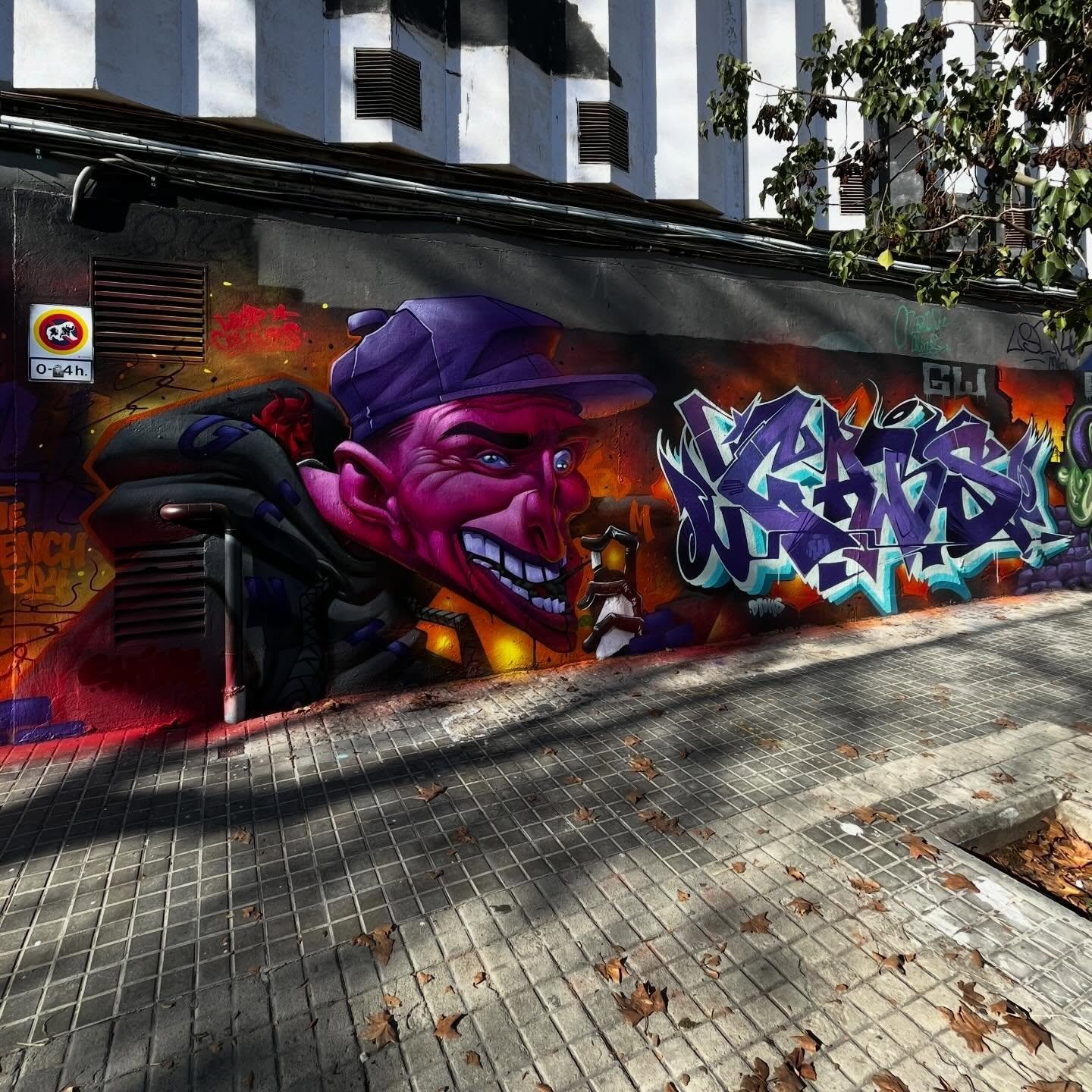 @gabswasnthere #graffiti #barcelonastreetart #barcelonastreetstyletour #streetarttourbarcelona #barcelonastreetarttour