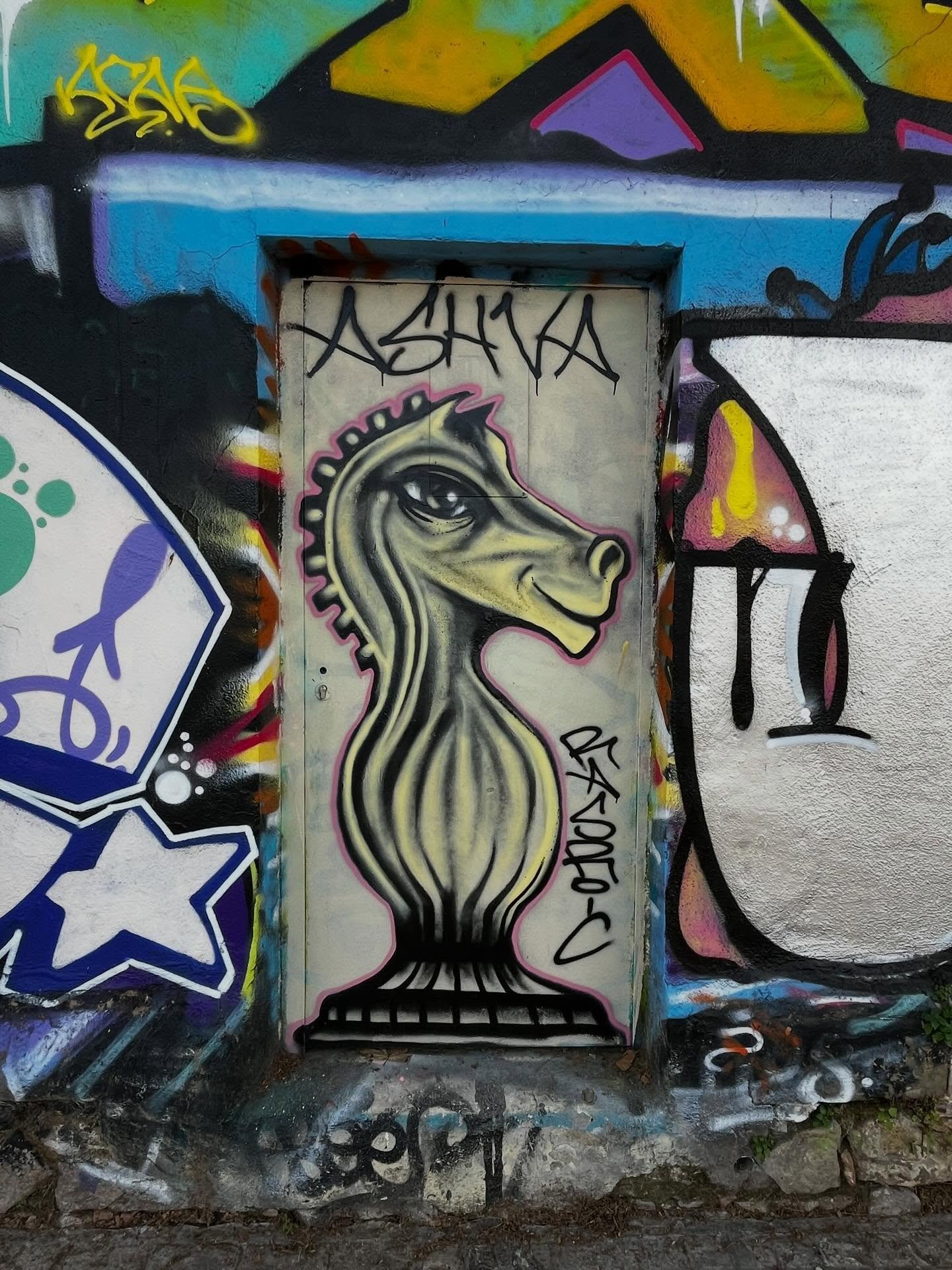 @ras_ric #streetart #barcelonastreetart #barcelonastreetstyletour #streetarttourbarcelona #barcelonastreetarttour