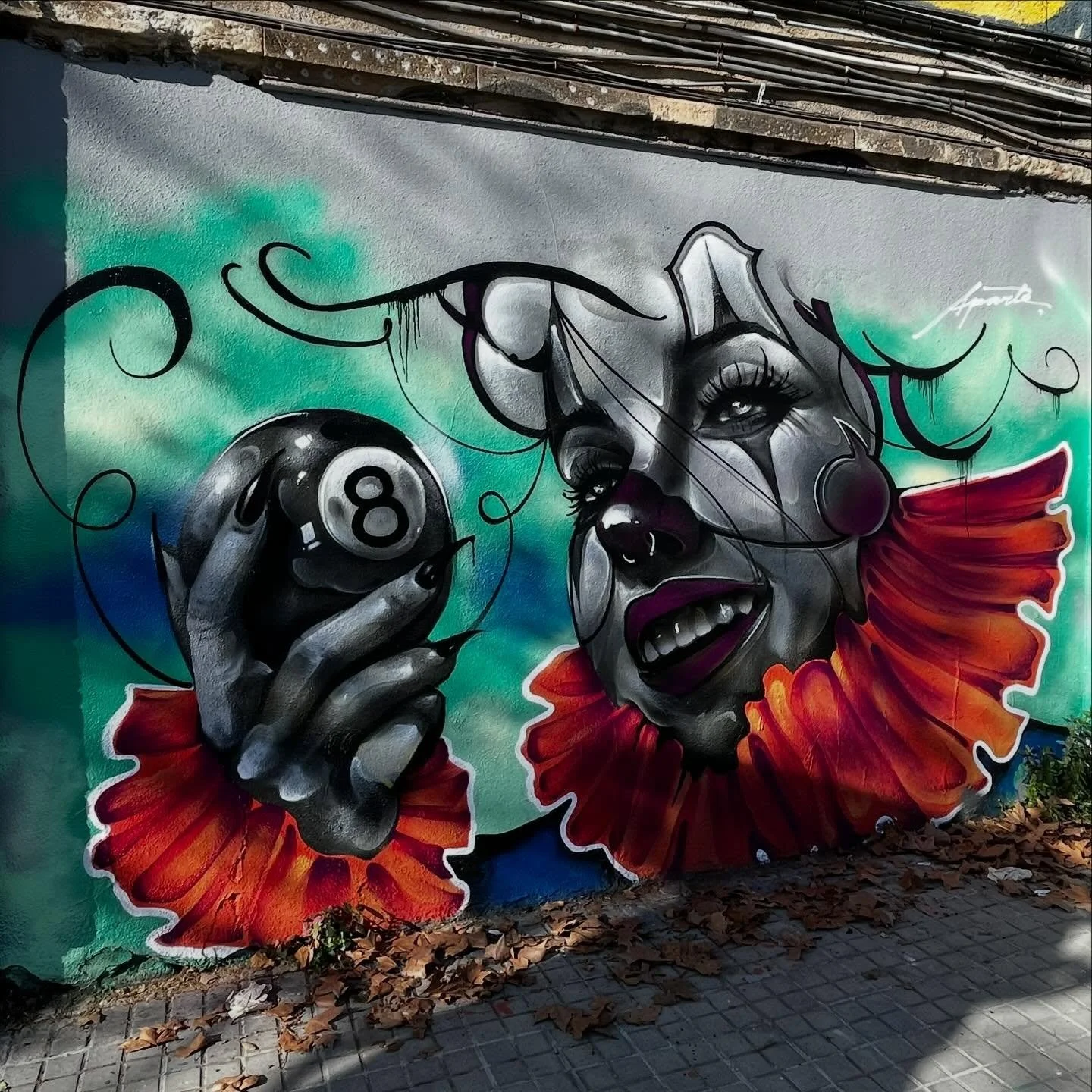 @aparte911 #streetart #barcelonastreetart #barcelonastreetstyletour #streetarttourbarcelona #barcelonastreetarttour