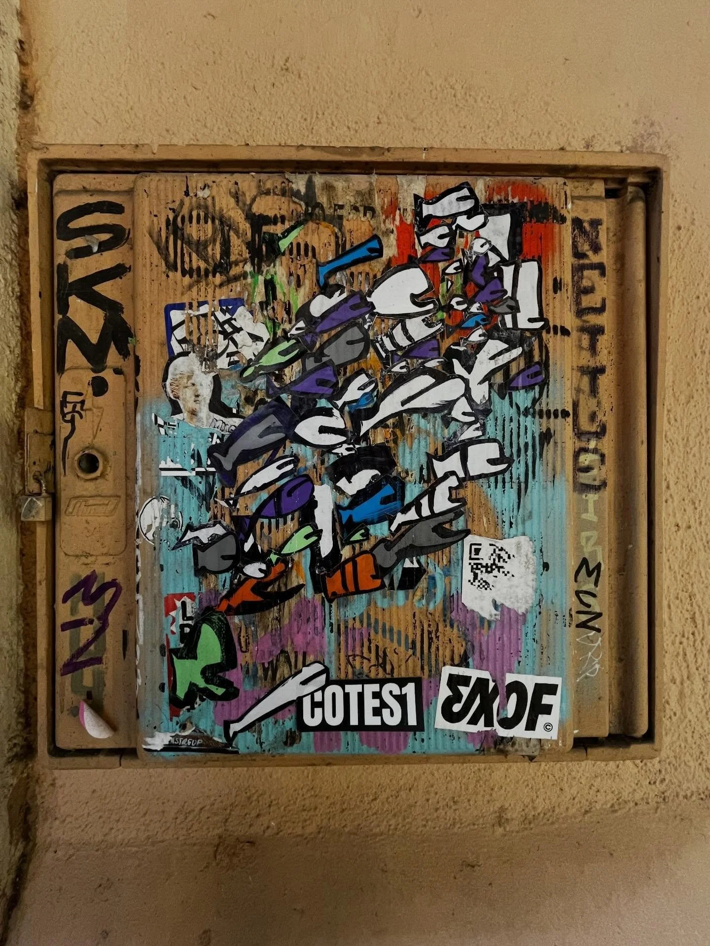 @pezessspolla #streetart #barcelonastreetart #barcelonastreetstyletour #streetarttourbarcelona #barcelonastreetarttour