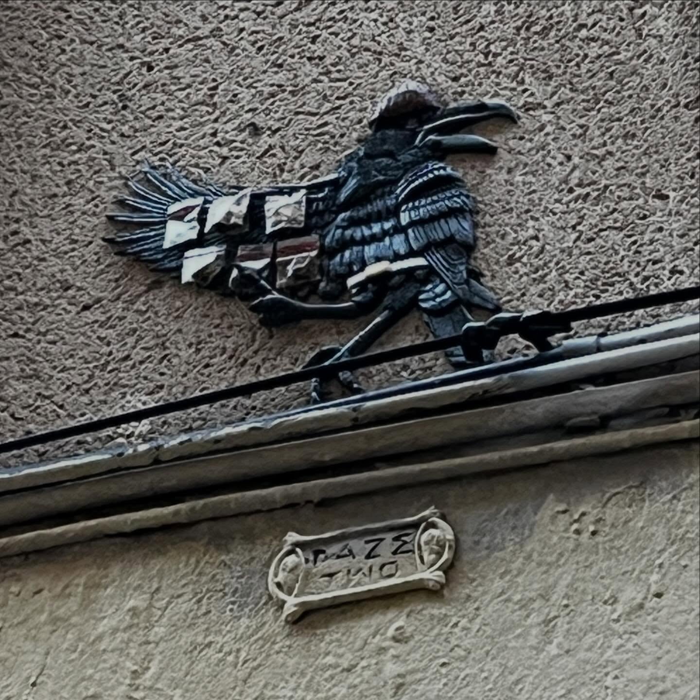 @dazetwo #streetart #barcelonastreetart #barcelonastreetstyletour #streetarttourbarcelona #barcelonastreetarttour