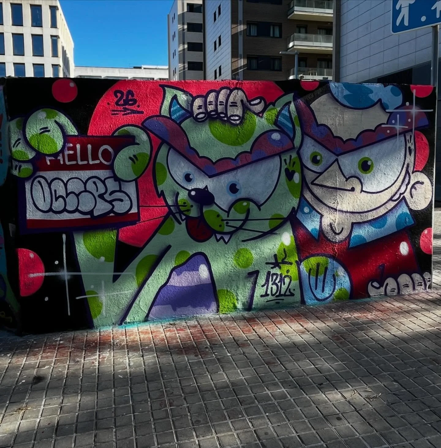 @oncps #streetart #barcelonastreetart #barcelonastreetstyletour #streetarttourbarcelona #barcelonastreetarttour