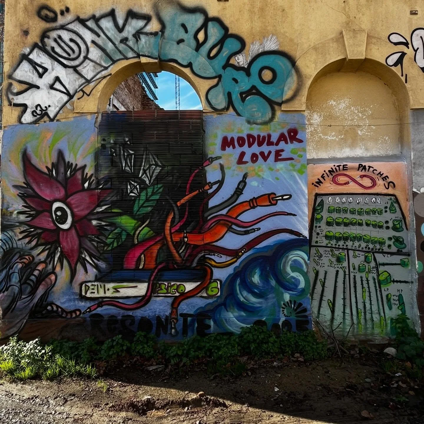 #streetart #barcelonastreetart #barcelonastreetstyletour #streetarttourbarcelona #barcelonastreetarttour