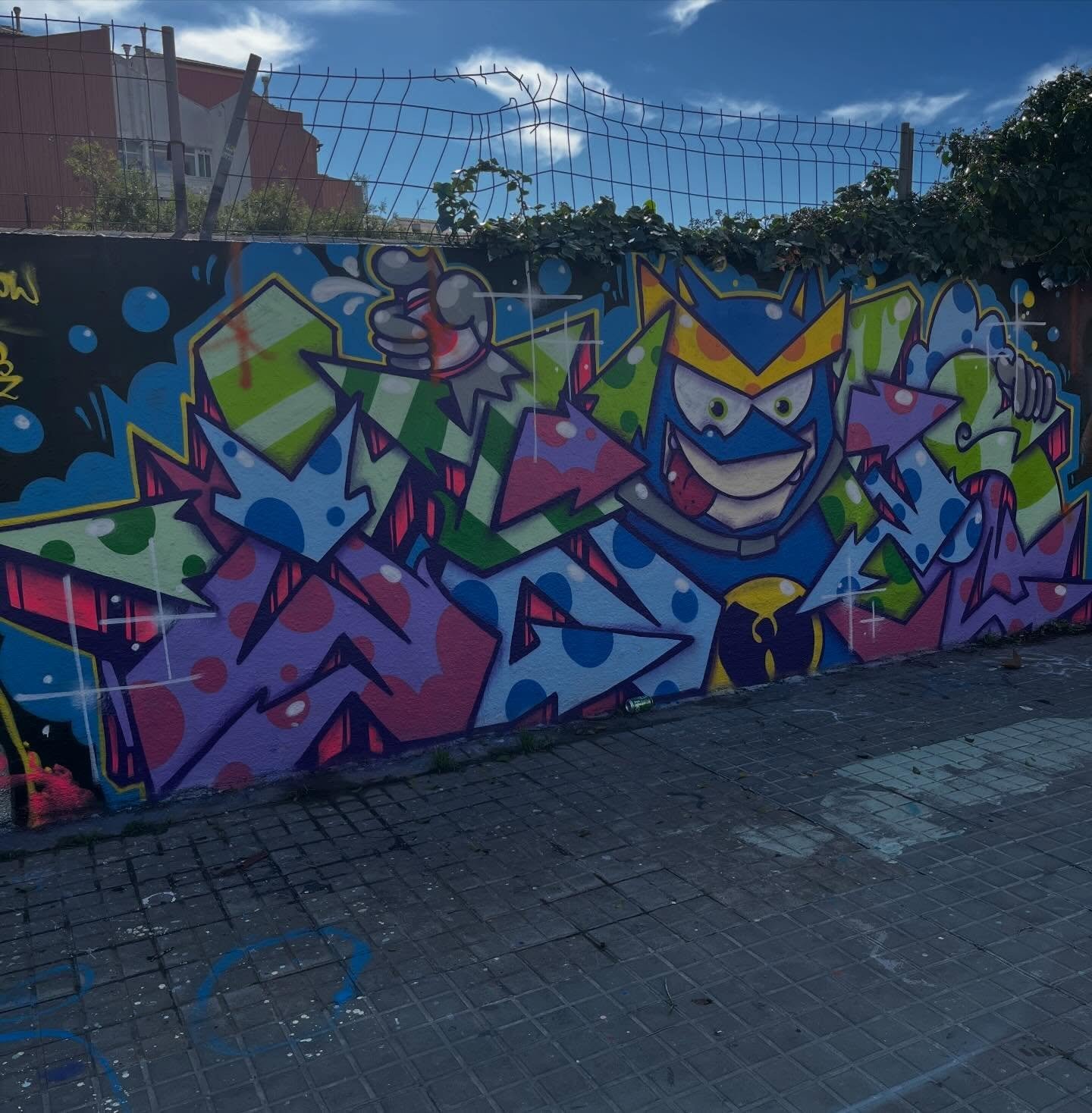 @oncps #graffiti #barcelonastreetart #barcelonastreetstyletour #streetarttourbarcelona #barcelonastreetarttour