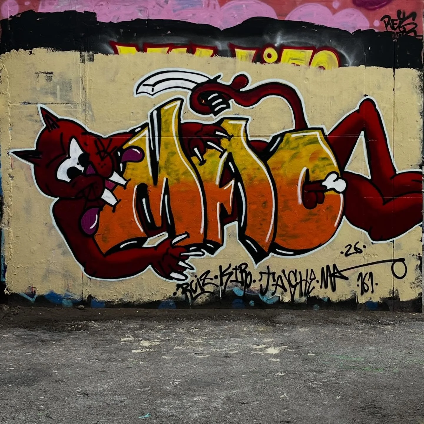 #graffiti #barcelonastreetart #barcelonastreetstyletour #streetarttourbarcelona #barcelonastreetarttour