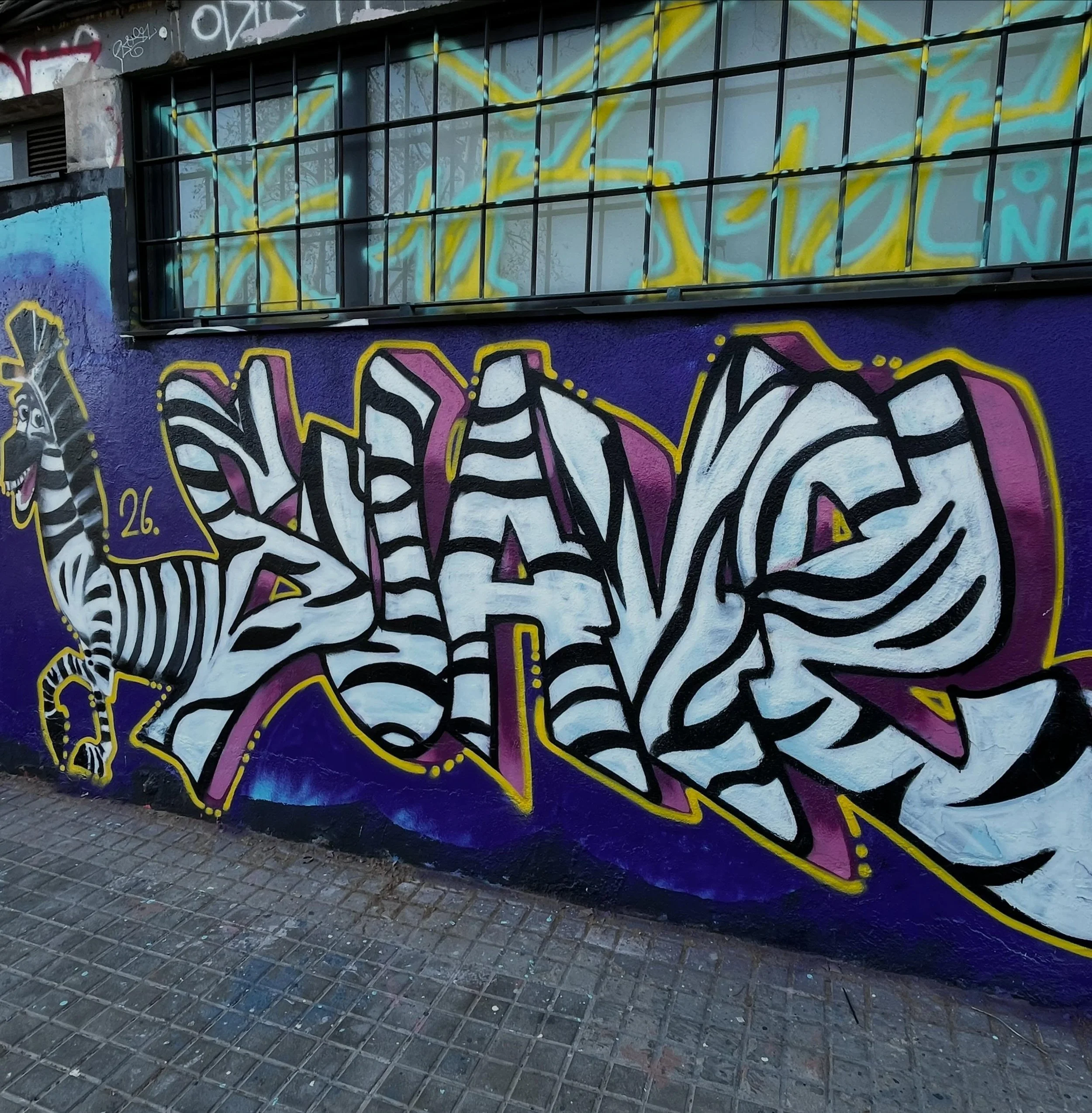 #graffiti #barcelonastreetart #barcelonastreetstyletour #streetarttourbarcelona #barcelonastreetarttour