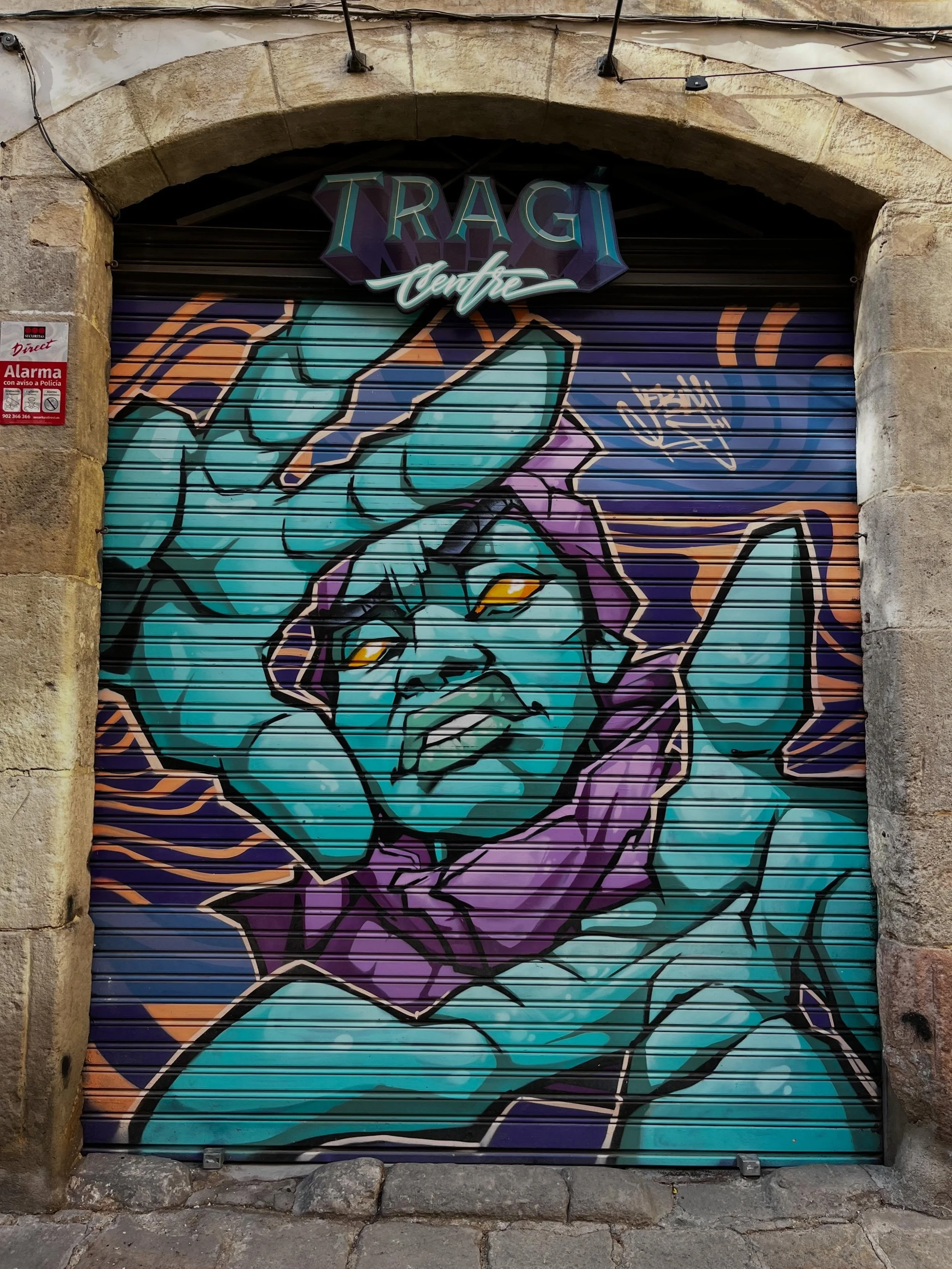 @jebaldn #streetart #barcelonastreetart #barcelonastreetstyletour #streetarttourbarcelona #barcelonastreetarttour