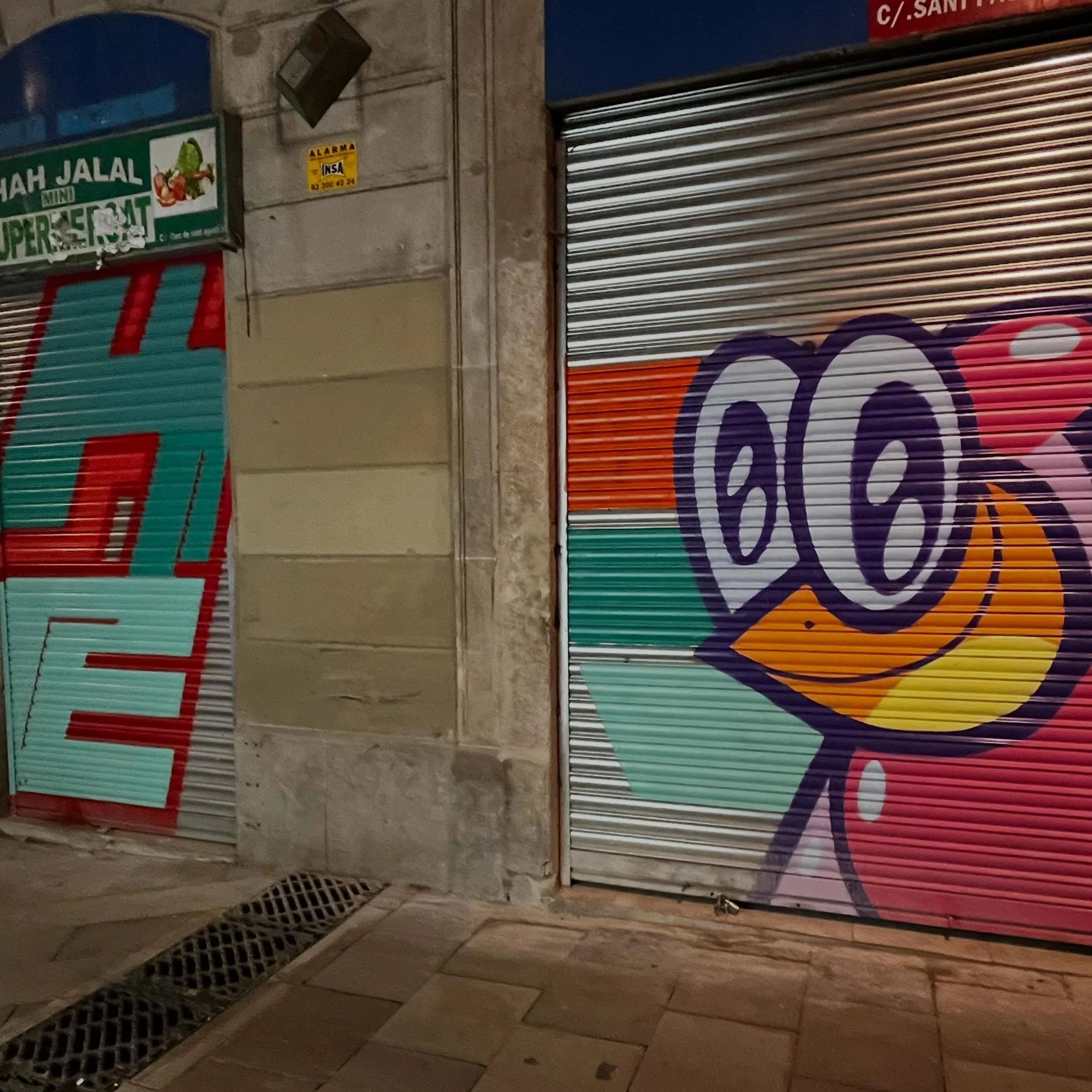 @kenor1 @birdiebcn #streetart #barcelonastreetart #barcelonastreetstyletour #streetarttourbarcelona #barcelonastreetarttour