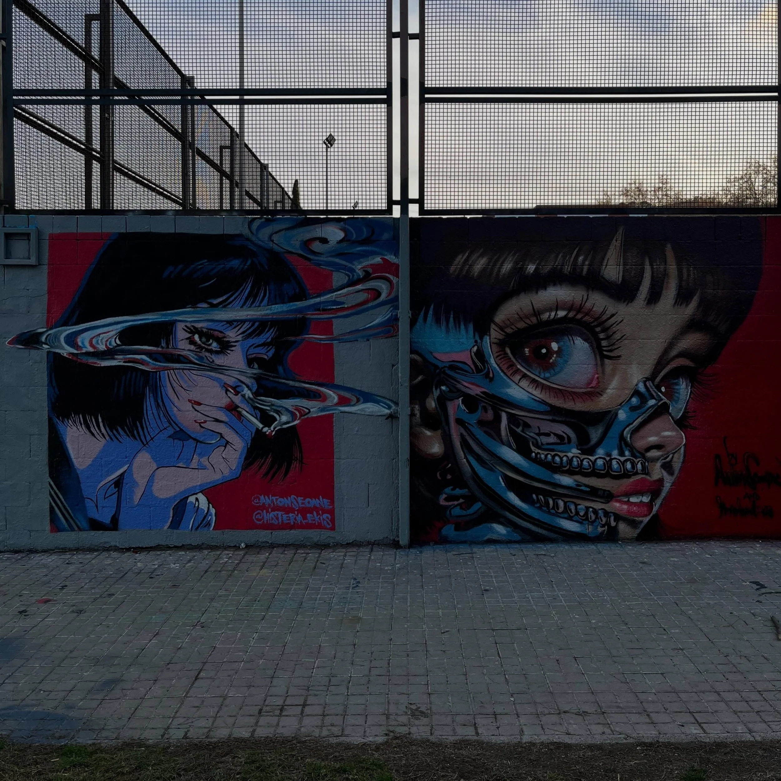 @antonseoane @histeria_ekis @hardcali.co #streetart #barcelonastreetart #barcelonastreetstyletour #streetarttourbarcelona #barcelonastreetarttour
