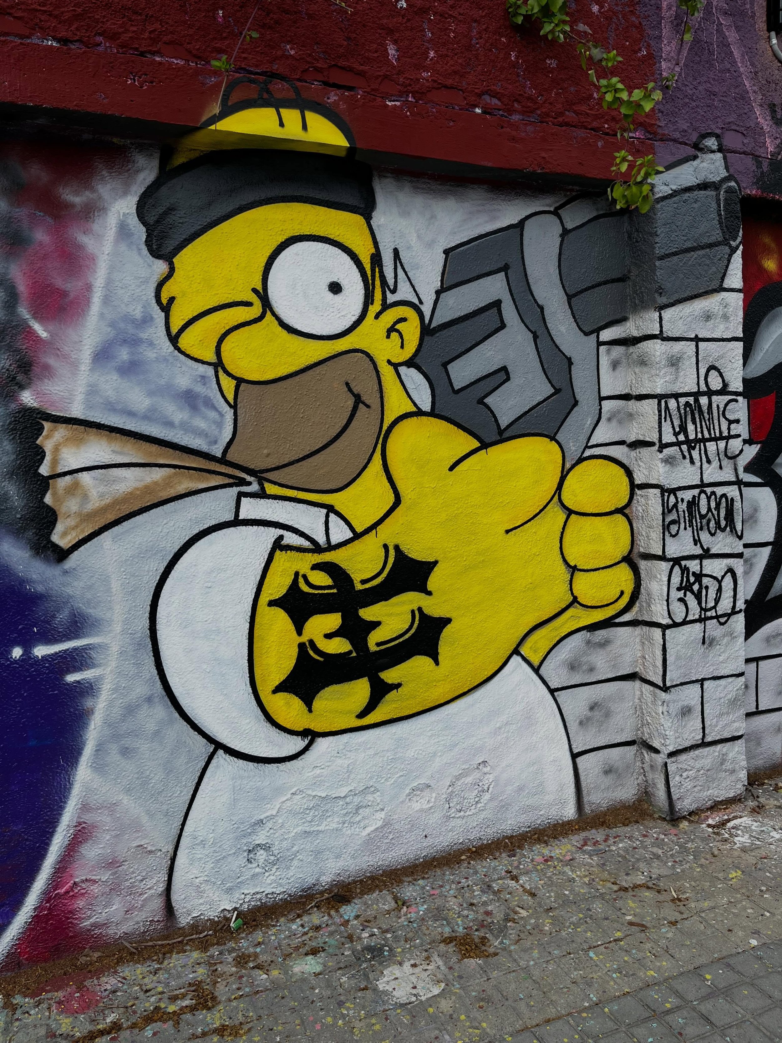 #streetart #barcelonastreetart #barcelonastreetstyletour #streetarttourbarcelona #barcelonastreetarttour