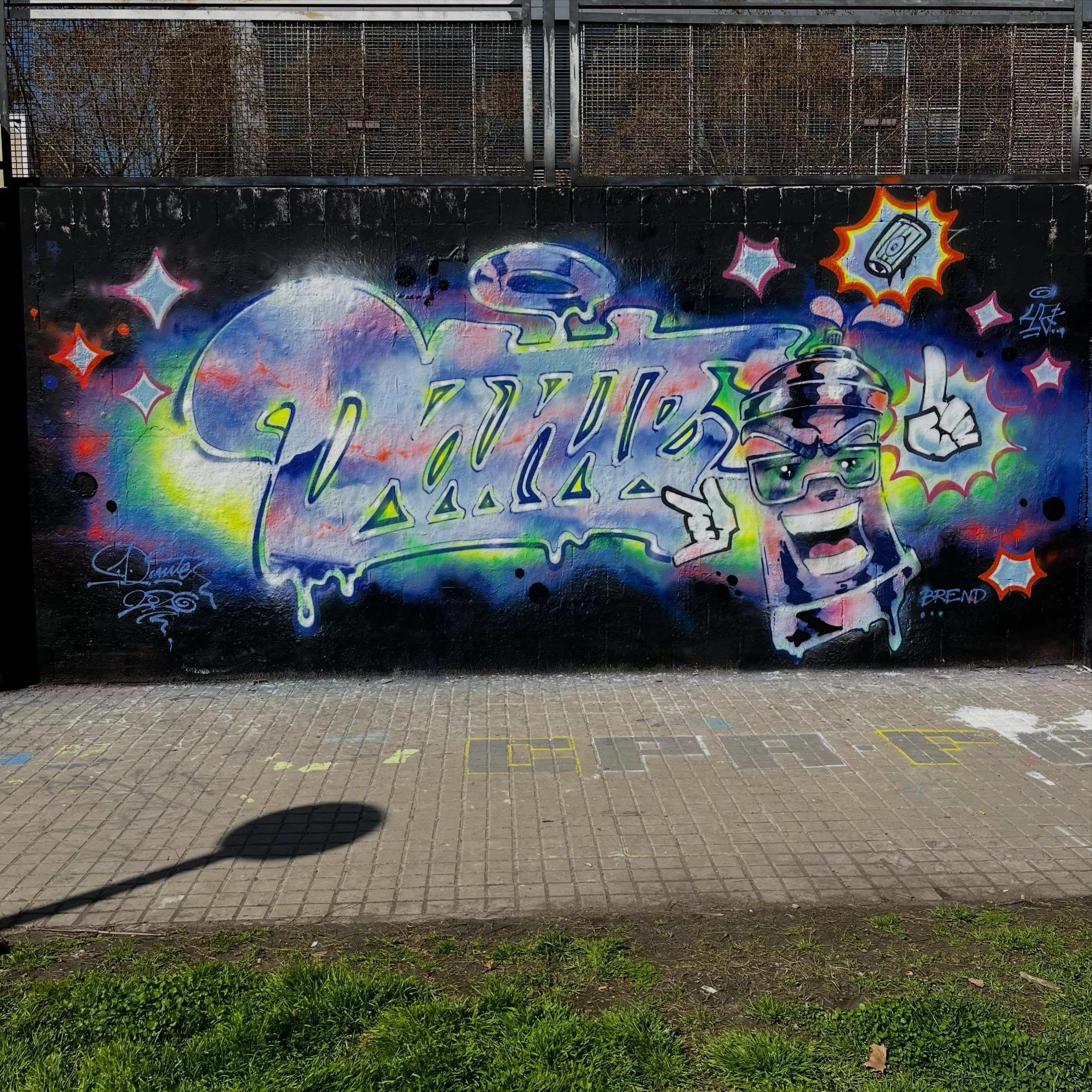 @dantearcade #graffiti #barcelonastreetart #barcelonastreetstyletour #streetarttourbarcelona #barcelonastreetarttour