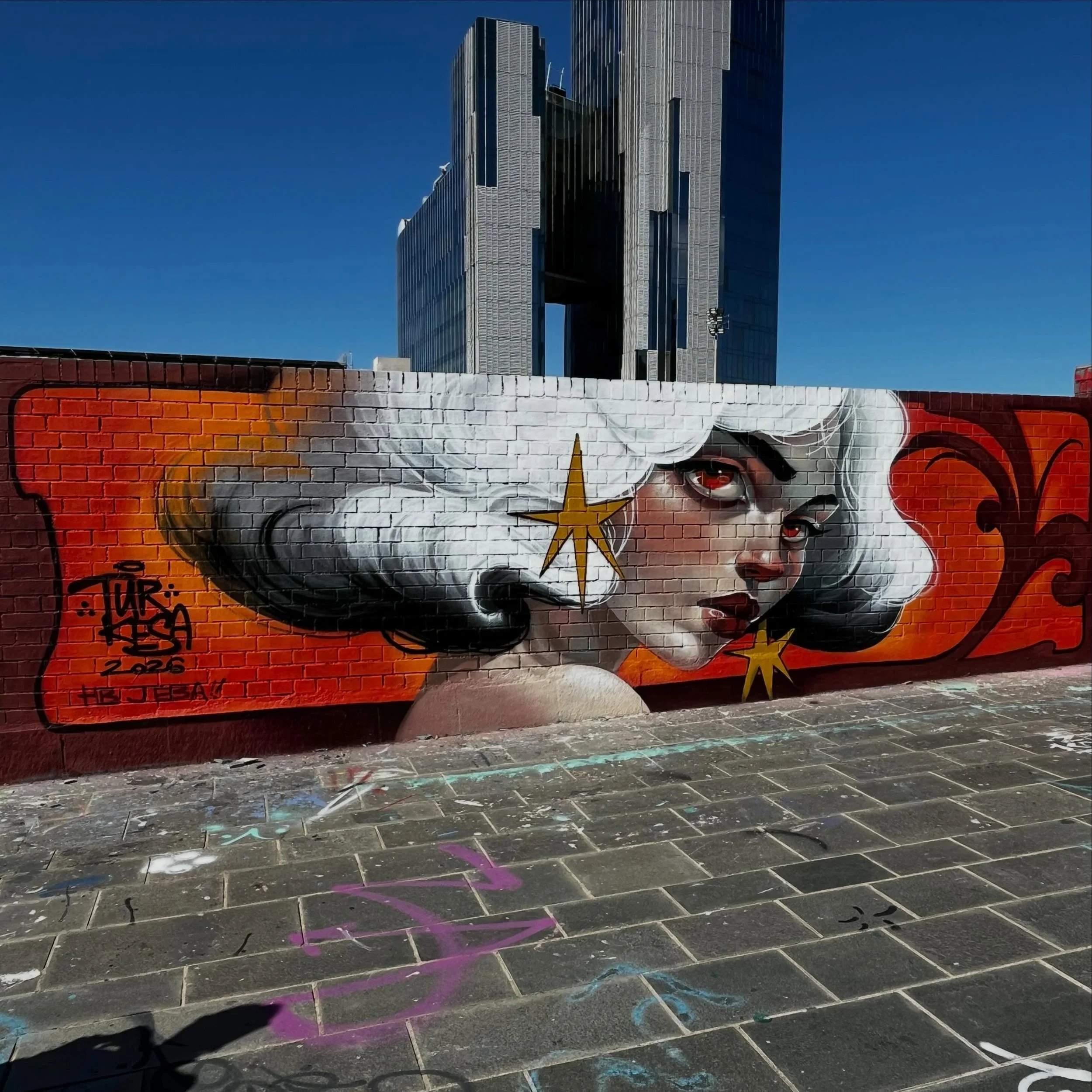 @turkesart #streetart #barcelonastreetart #barcelonastreetstyletour #streetarttourbarcelona #barcelonastreetarttour