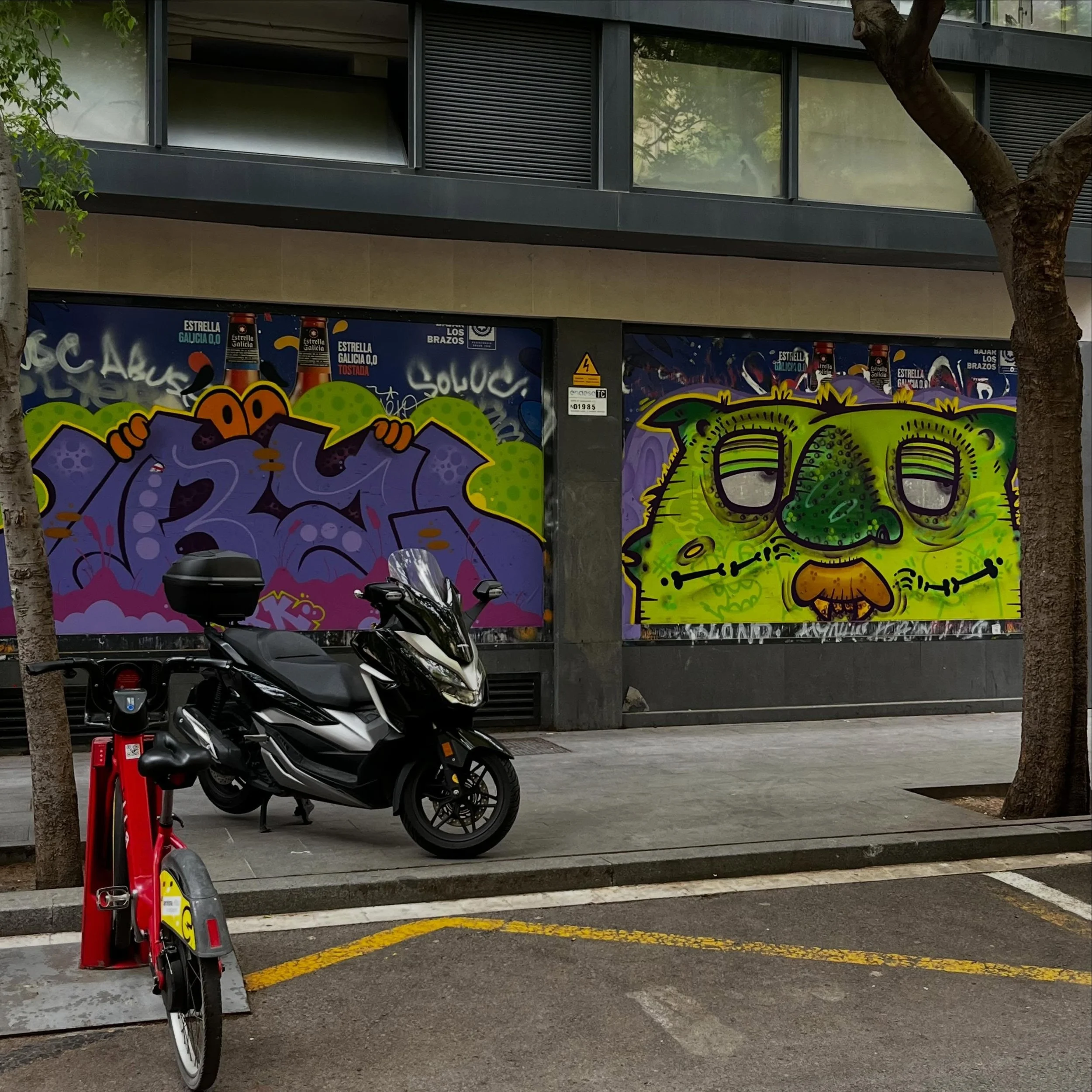 #streetart #barcelonastreetart #barcelonastreetstyletour #streetarttourbarcelona #barcelonastreetarttour