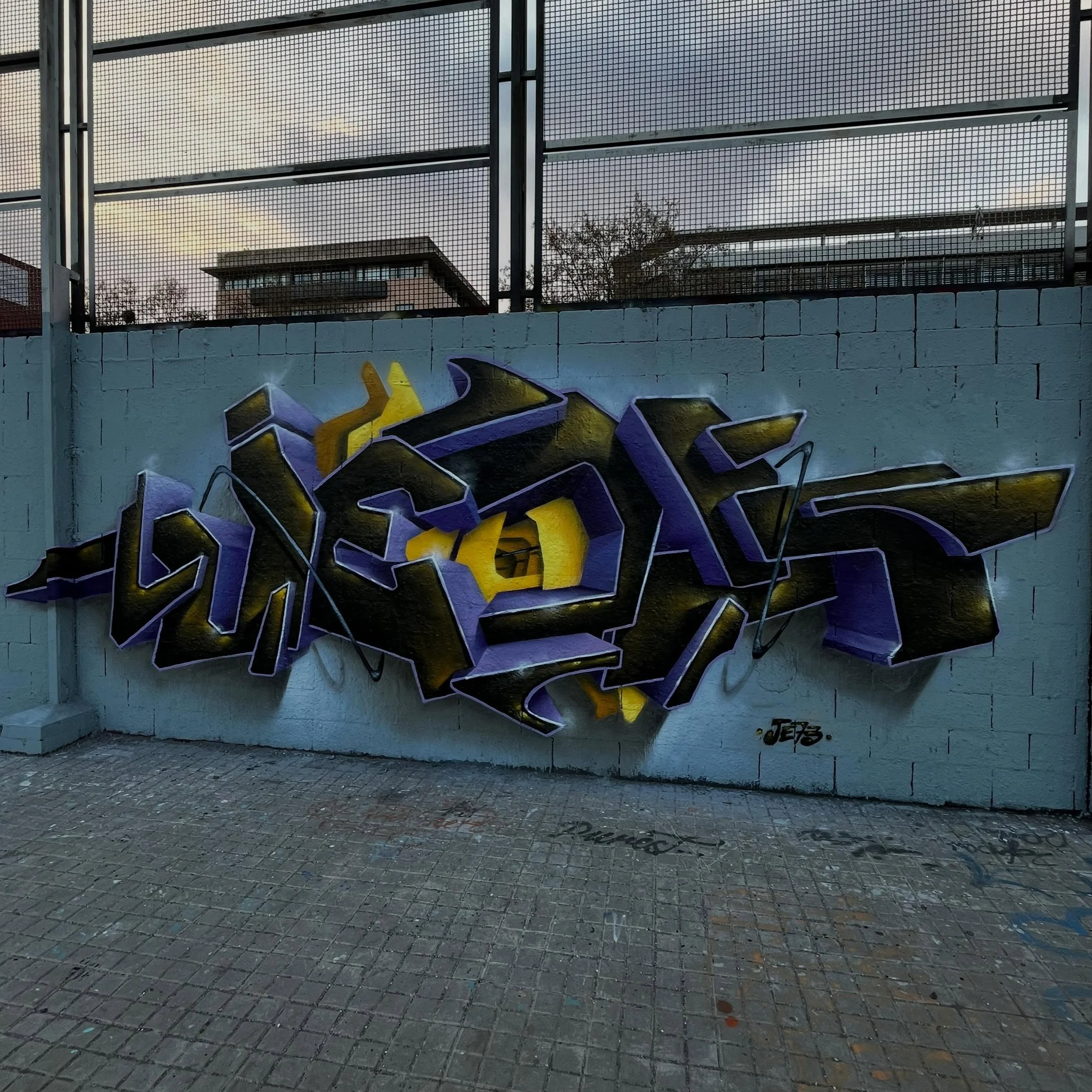 @giorgio_je73 #graffiti #barcelonastreetart #barcelonastreetstyletour #streetarttourbarcelona #barcelonastreetarttour