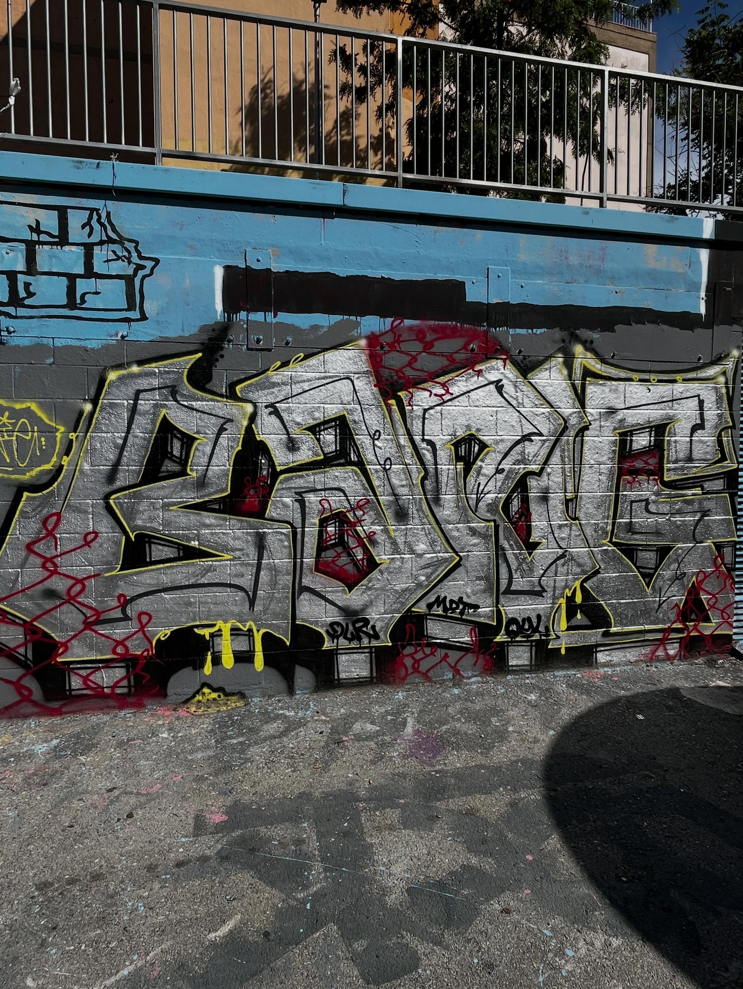 #graffiti #barcelonastreetart #barcelonastreetstyletour #streetarttourbarcelona #barcelonastreetarttour