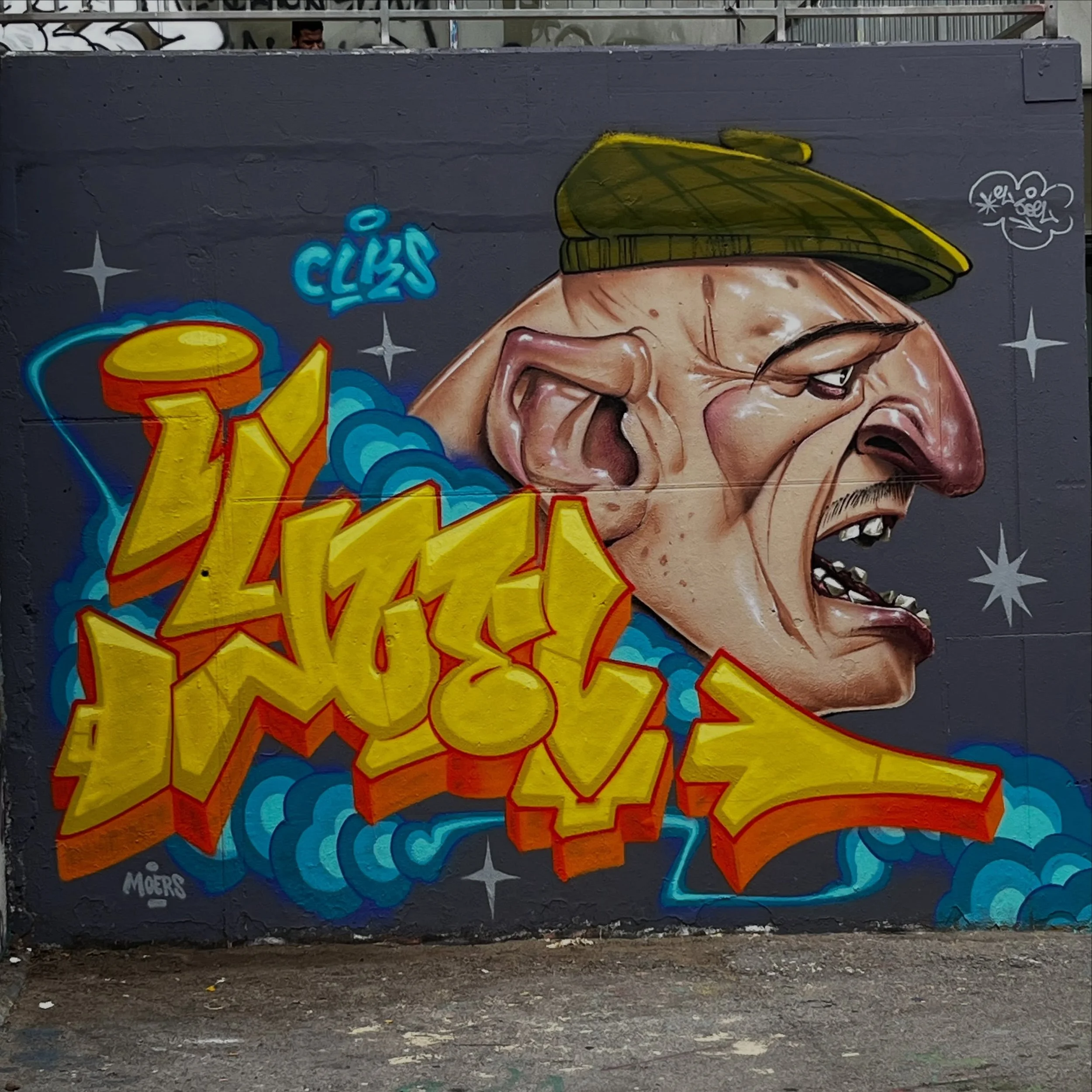 #graffiti #barcelonastreetart #barcelonastreetstyletour #streetarttourbarcelona #barcelonastreetarttour