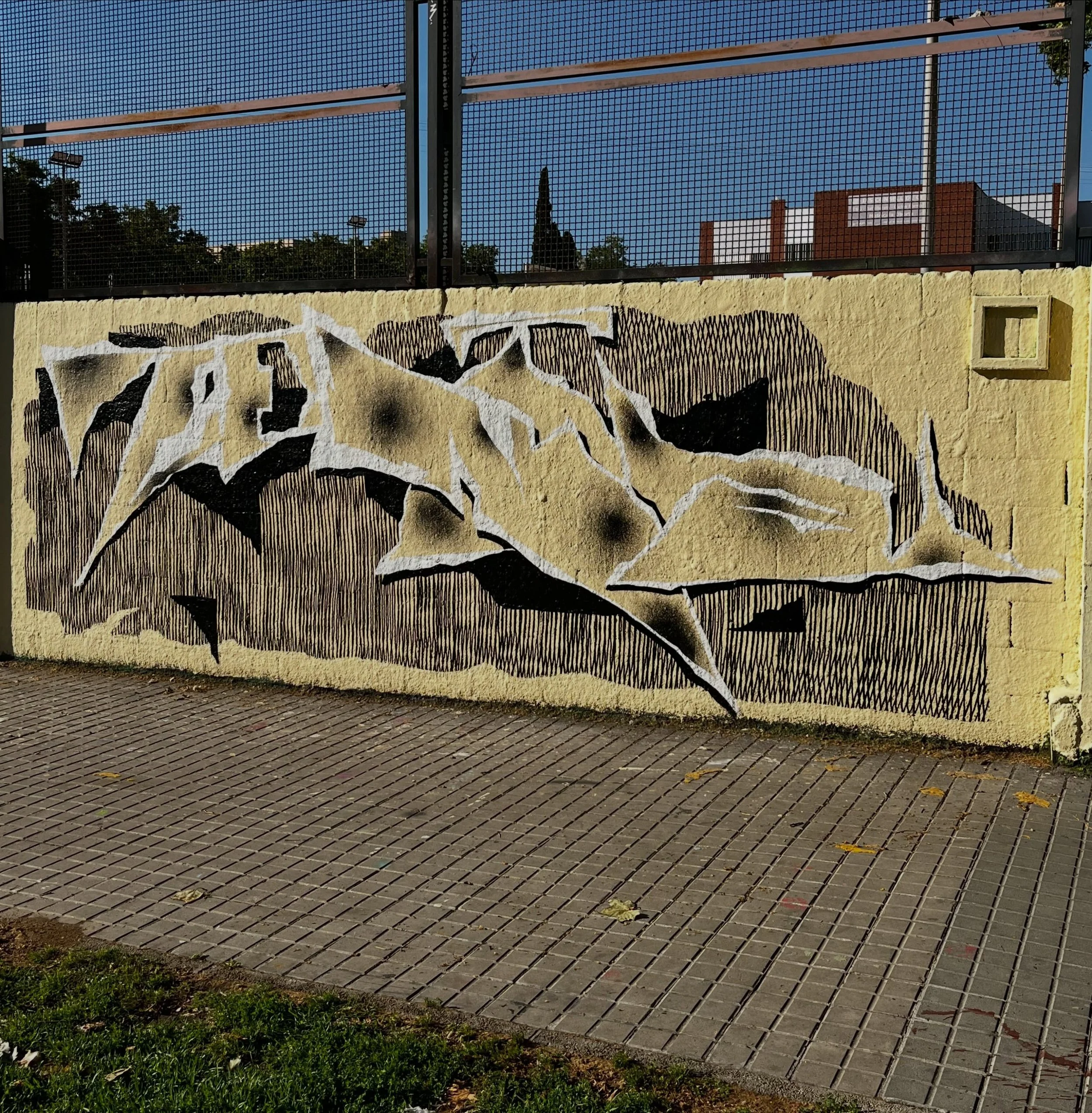 #streetart #barcelonastreetart #barcelonastreetstyletour #streetarttourbarcelona #barcelonastreetarttour