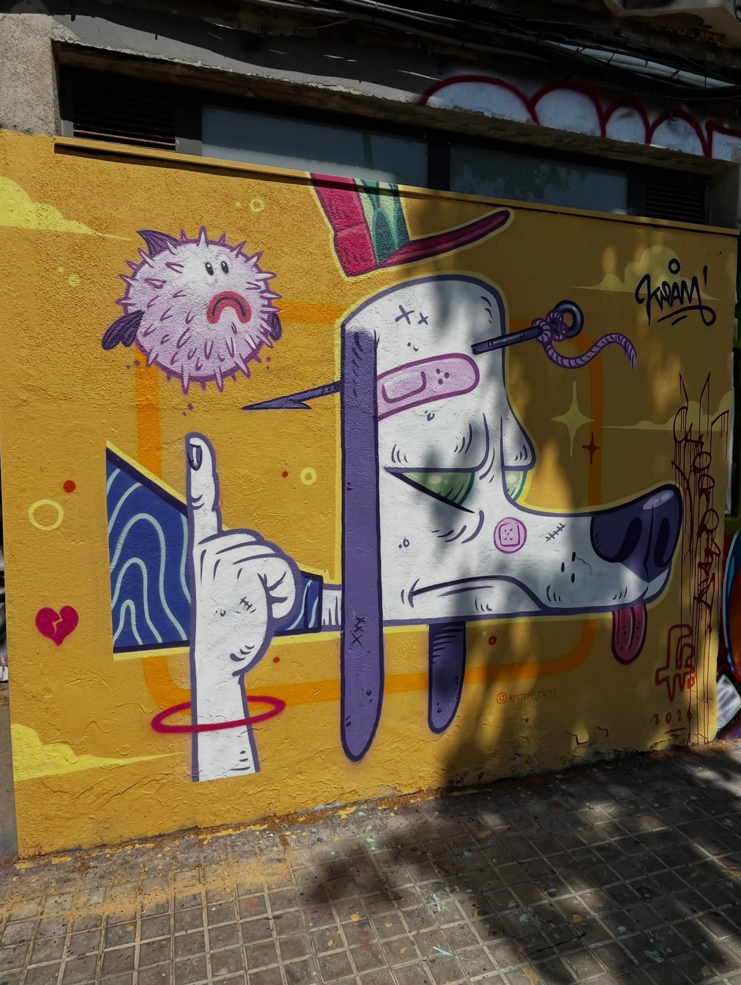 @kram_bcn #streetart #barcelonastreetart #barcelonastreetstyletour #streetarttourbarcelona #barcelonastreetarttour