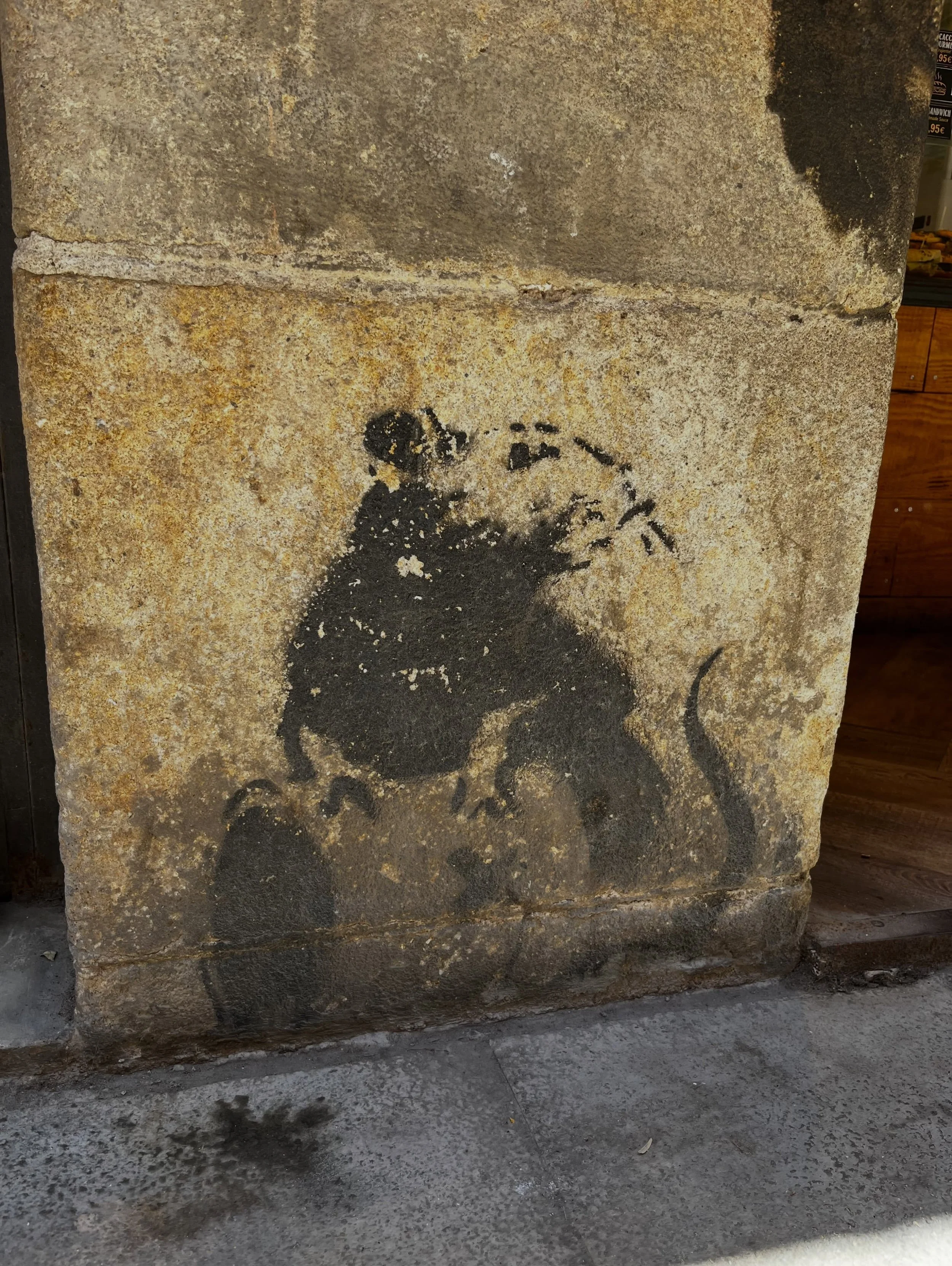 #streetart #barcelonastreetart #barcelonastreetstyletour #streetarttourbarcelona #barcelonastreetarttour