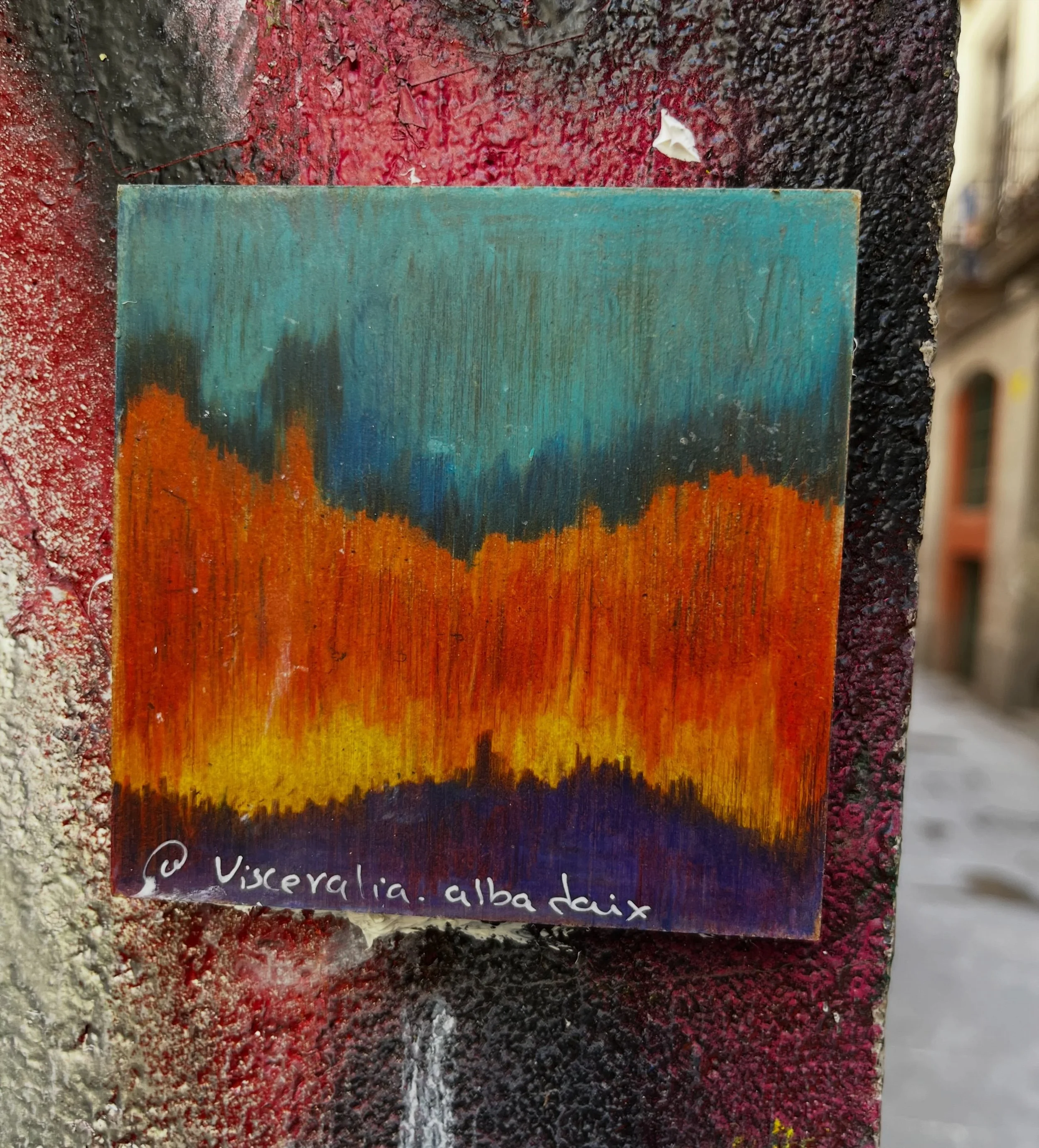 @visceralia.albadaix #streetart #barcelonastreetart #barcelonastreetstyletour #streetarttourbarcelona #barcelonastreetarttour
