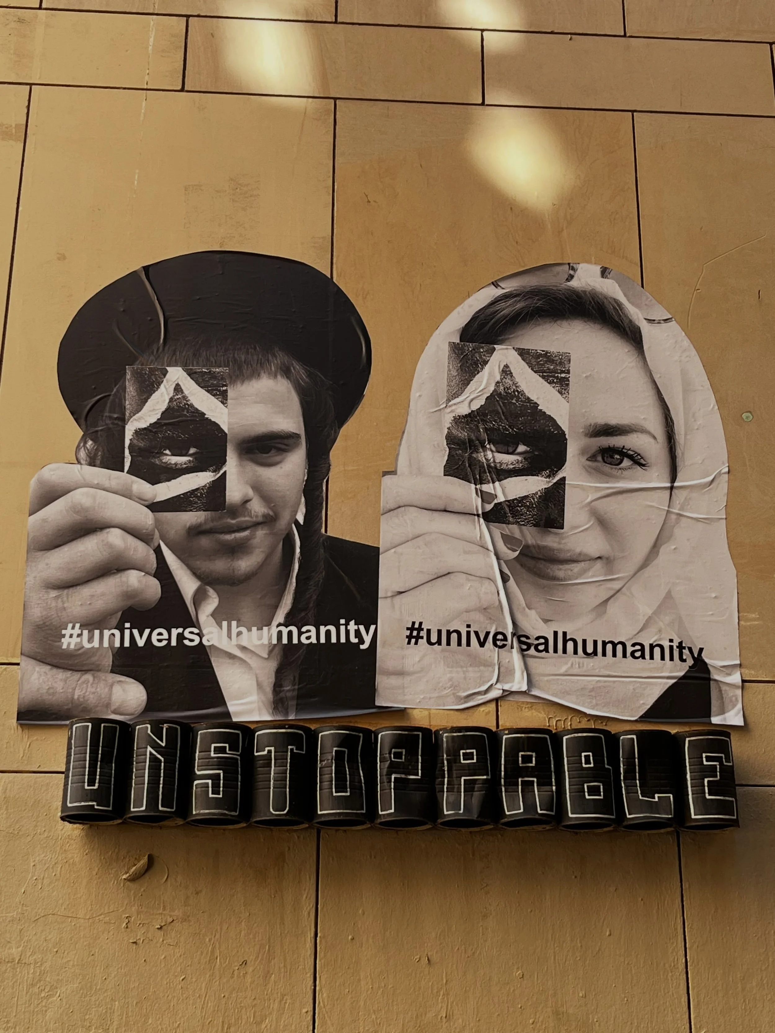 @universalhumanity @melataelcorazon #streetart #barcelonastreetart #barcelonastreetstyletour #streetarttourbarcelona #barcelonastreetarttour