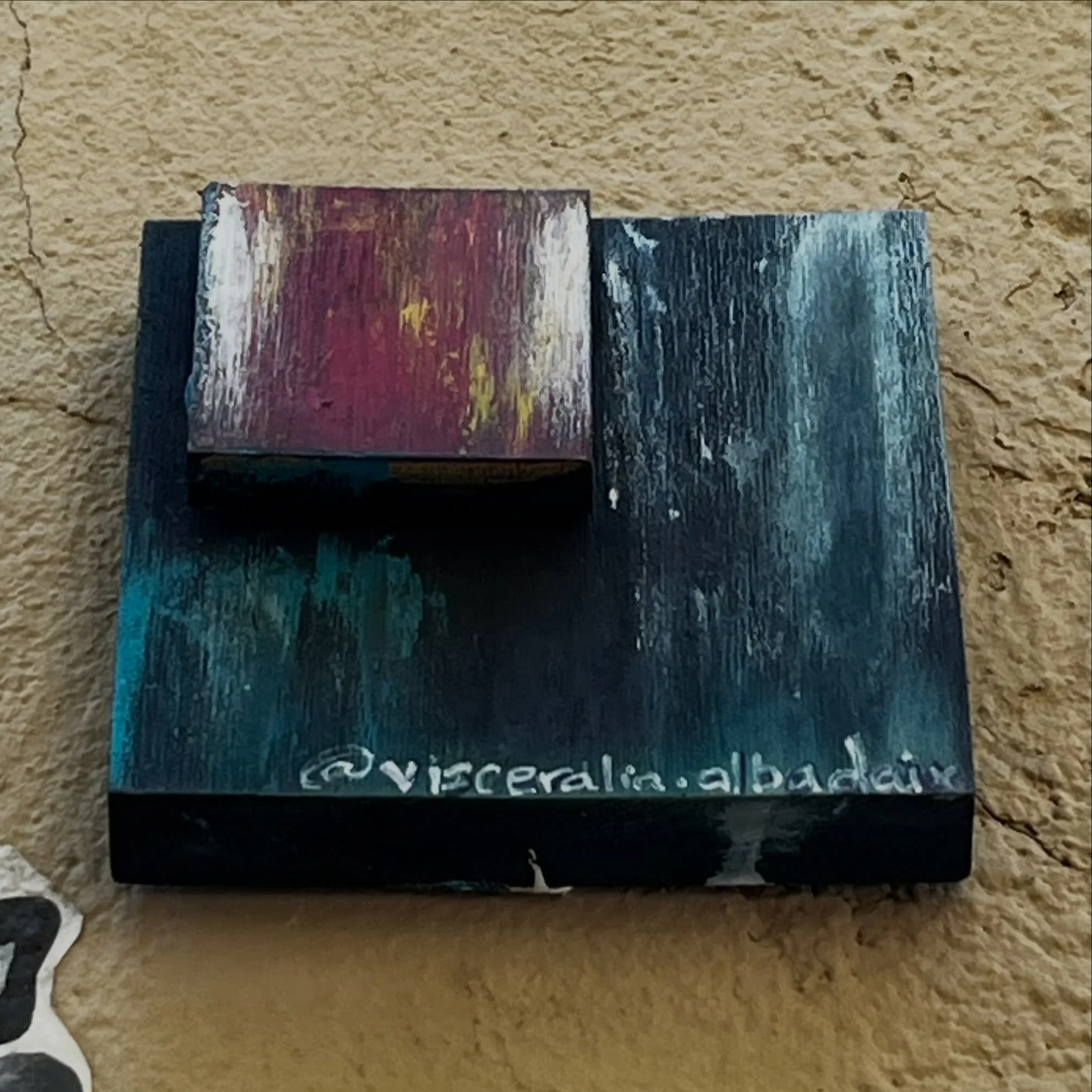 @visceralia.albadaix #streetart #barcelonastreetart #barcelonastreetstyletour #streetarttourbarcelona #barcelonastreetarttour