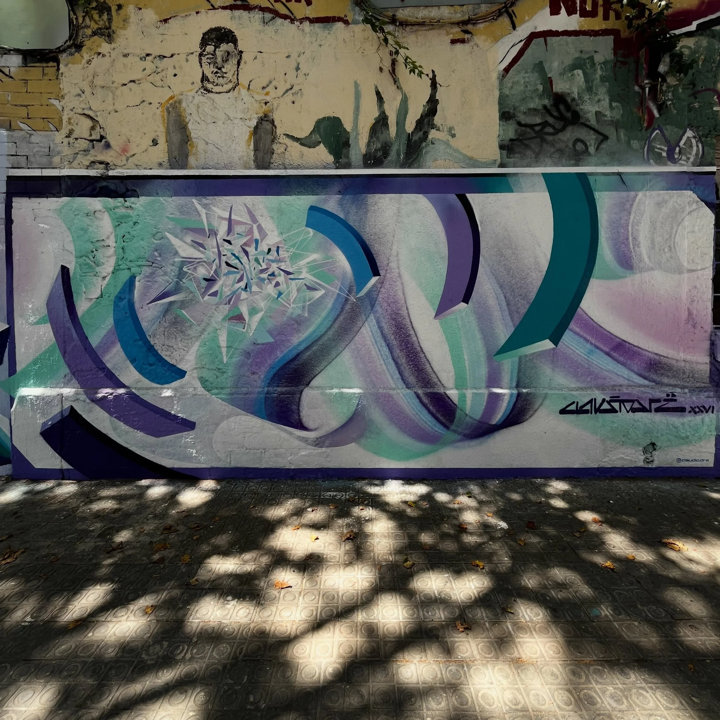 @claudio.dre #streetart #barcelonastreetart #barcelonastreetstyletour #streetarttourbarcelona #barcelonastreetarttour