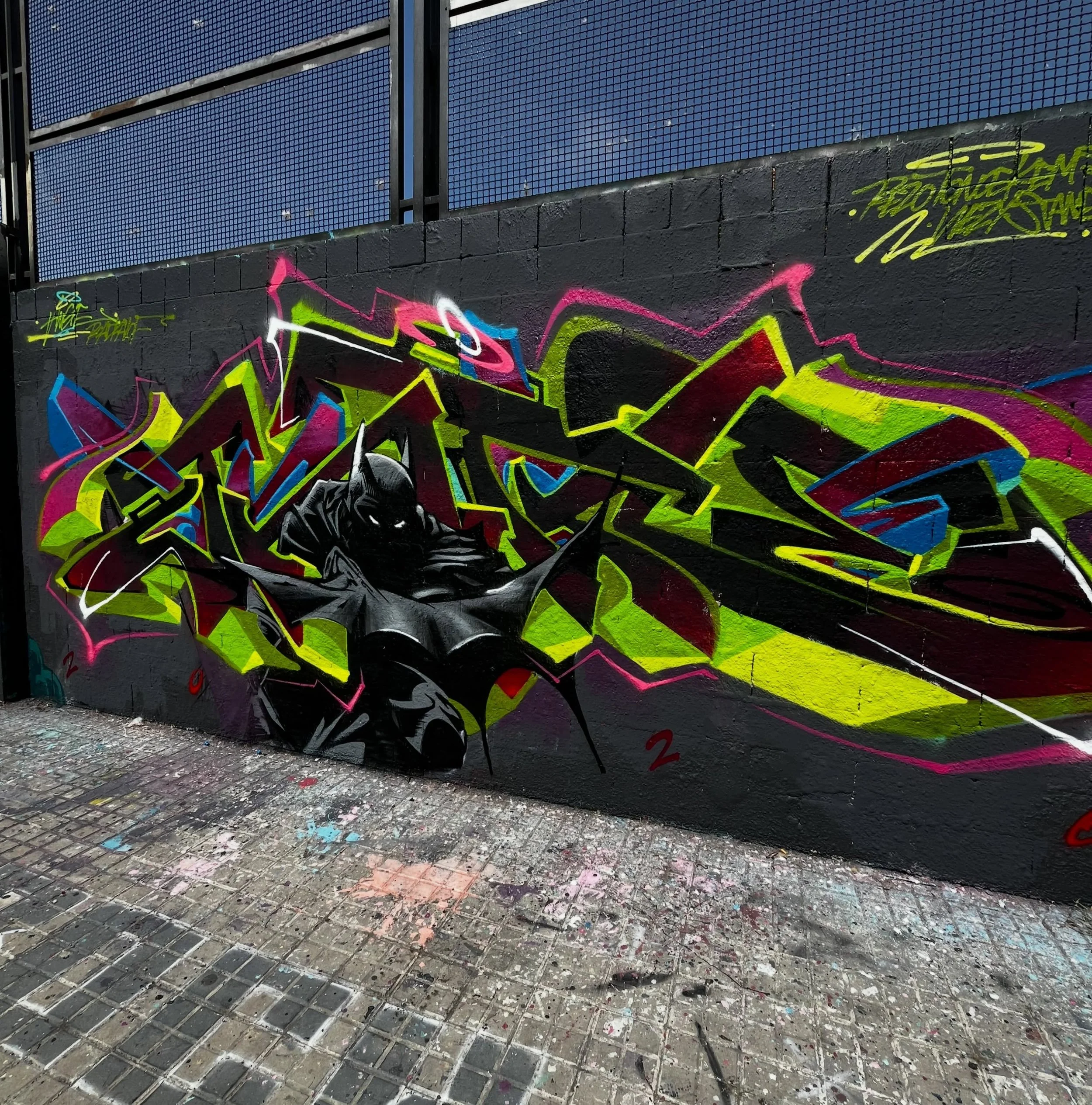 #graffiti #barcelonastreetart #barcelonastreetstyletour #streetarttourbarcelona #barcelonastreetarttour