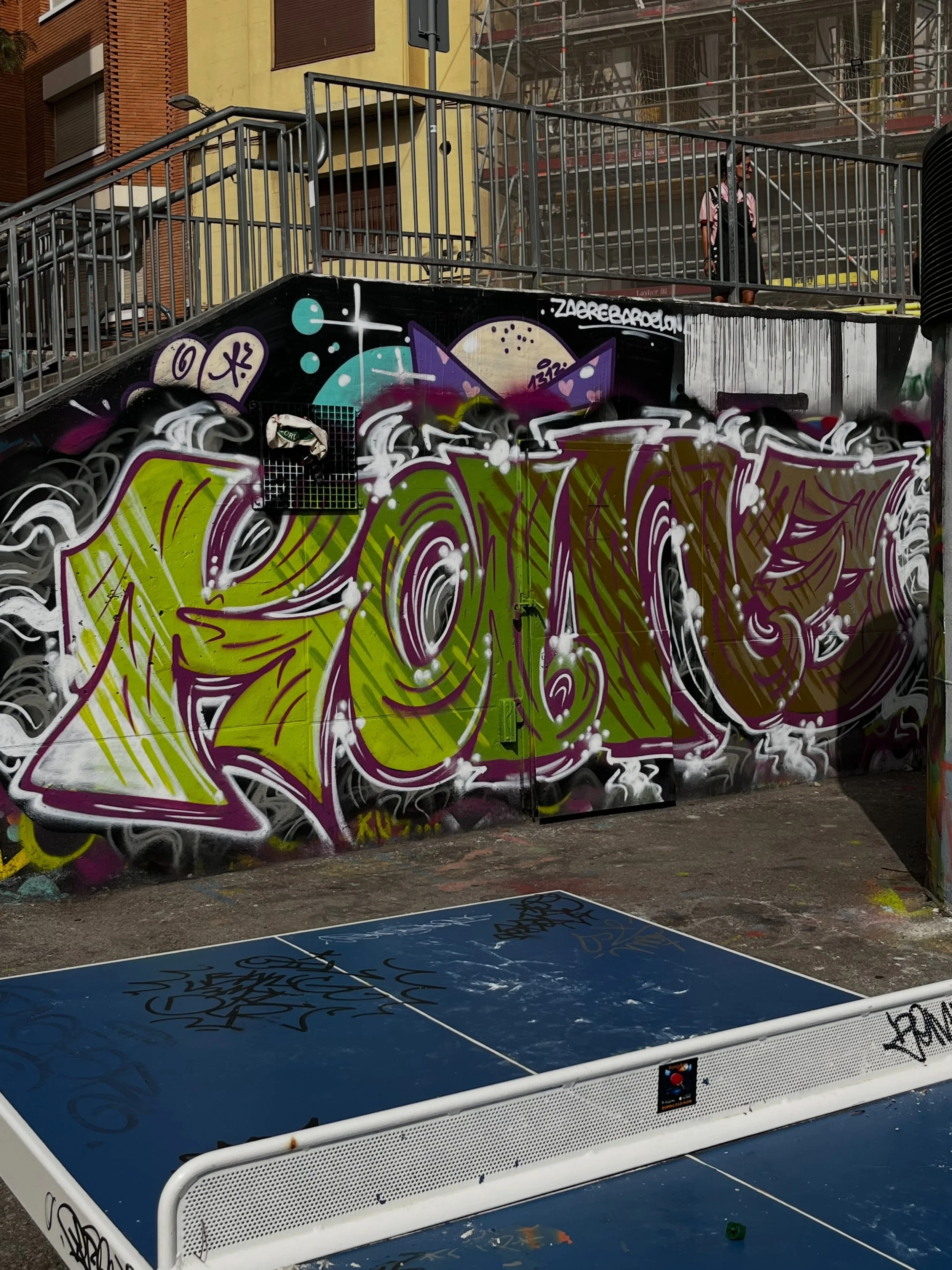 #graffiti #barcelonastreetart #barcelonastreetstyletour #streetarttourbarcelona #barcelonastreetarttour