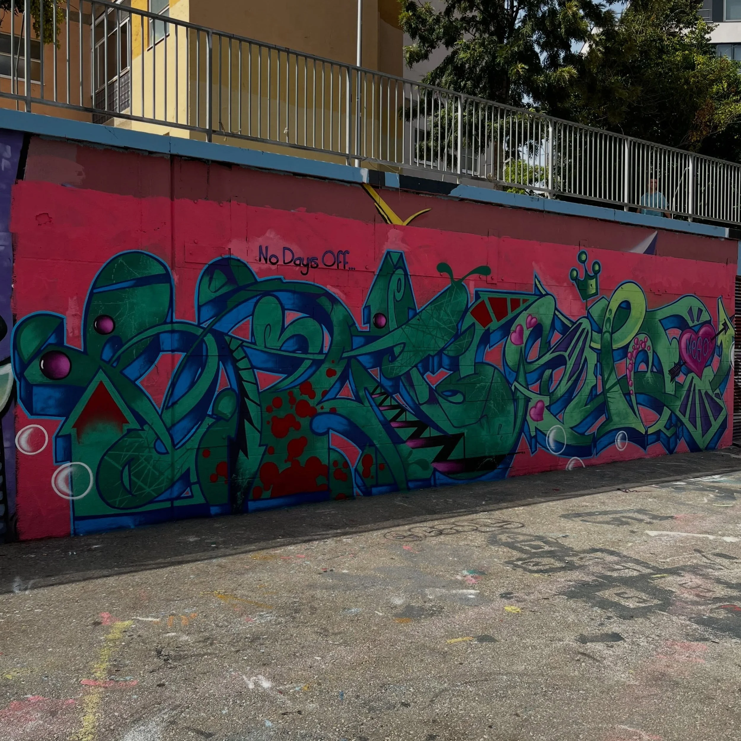 #graffiti #barcelonastreetart #barcelonastreetstyletour #streetarttourbarcelona #barcelonastreetarttour