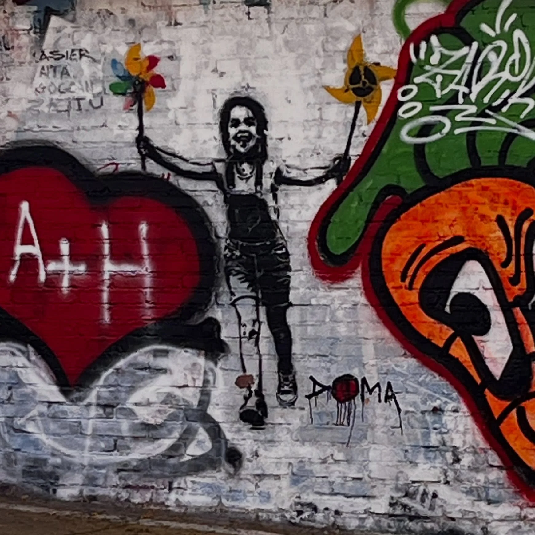 #streetart #barcelonastreetart #barcelonastreetstyletour #streetarttourbarcelona #barcelonastreetarttour