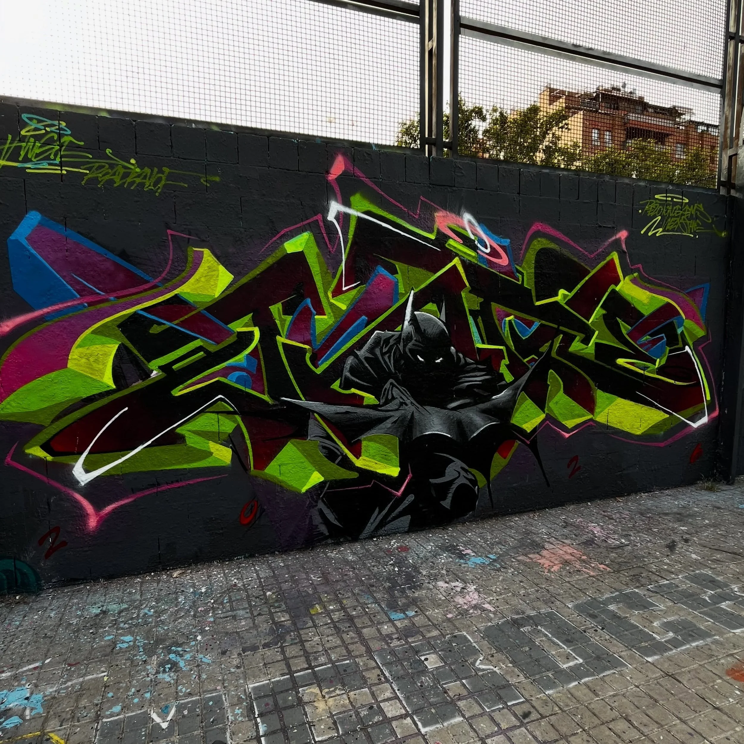 #graffiti #barcelonastreetart #barcelonastreetstyletour #streetarttourbarcelona #barcelonastreetarttour