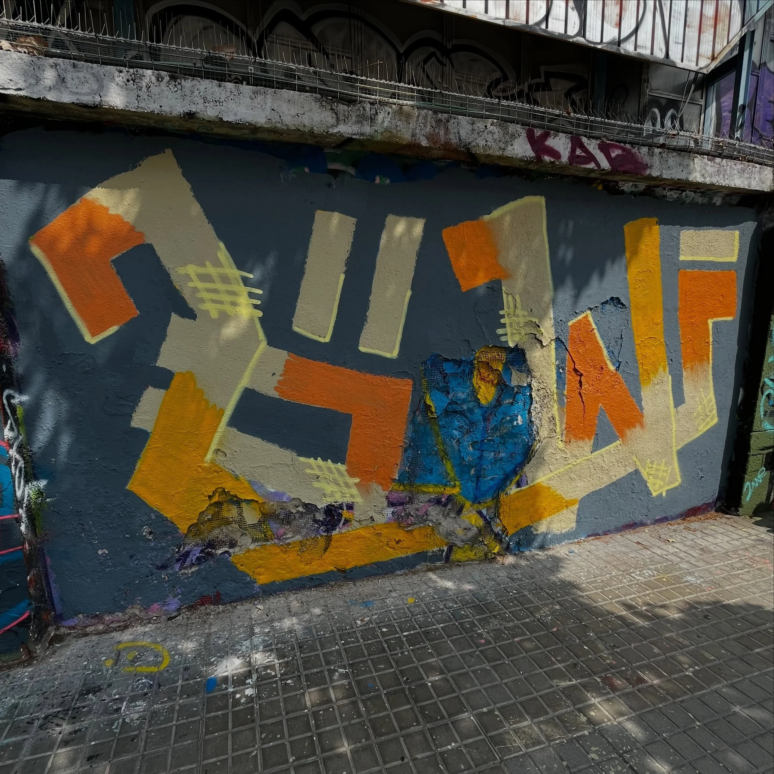 #streetart #barcelonastreetart #barcelonastreetstyletour #streetarttourbarcelona #barcelonastreetarttour
