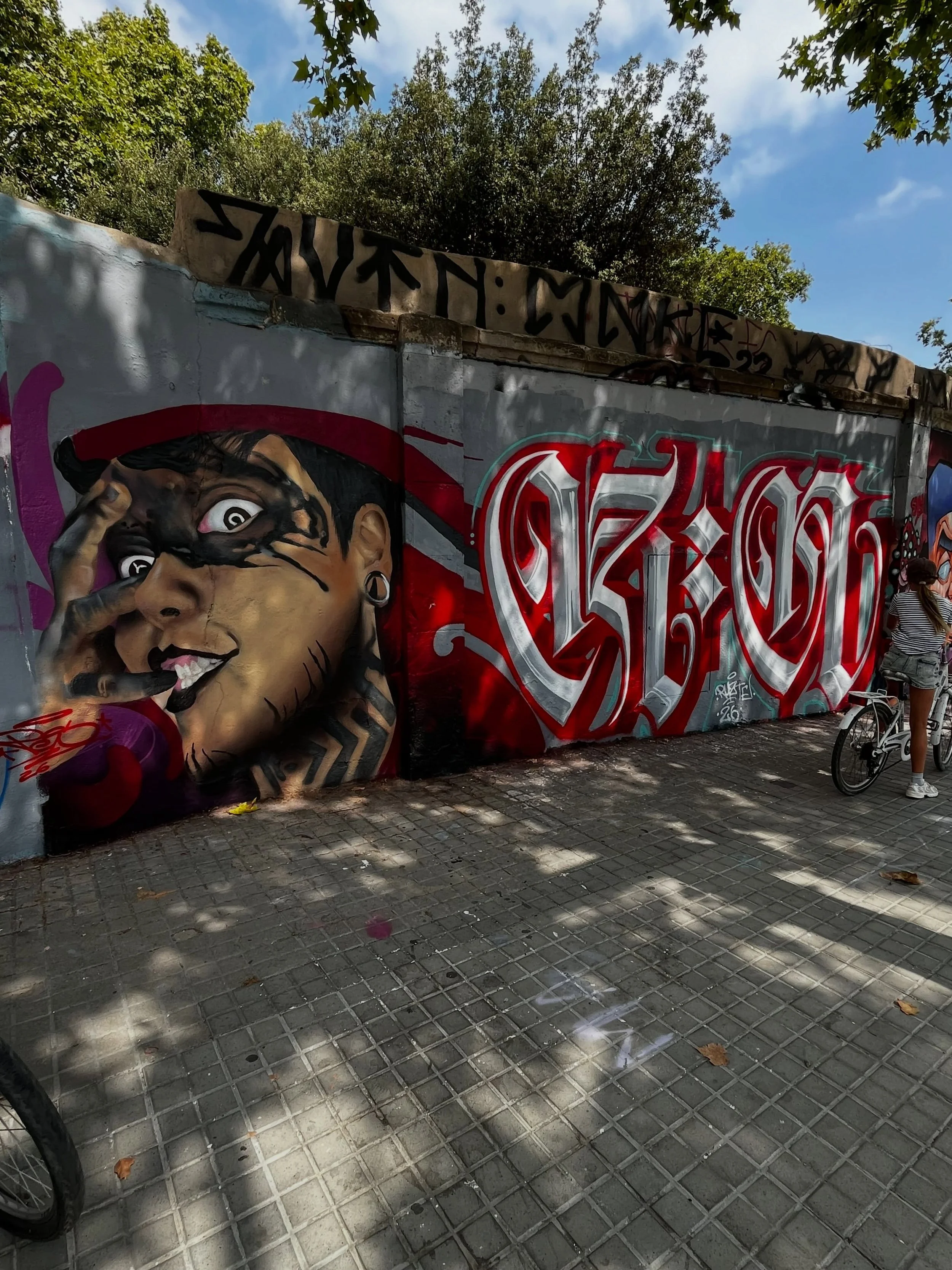 #streetart #barcelonastreetart #barcelonastreetstyletour #streetarttourbarcelona #barcelonastreetarttour