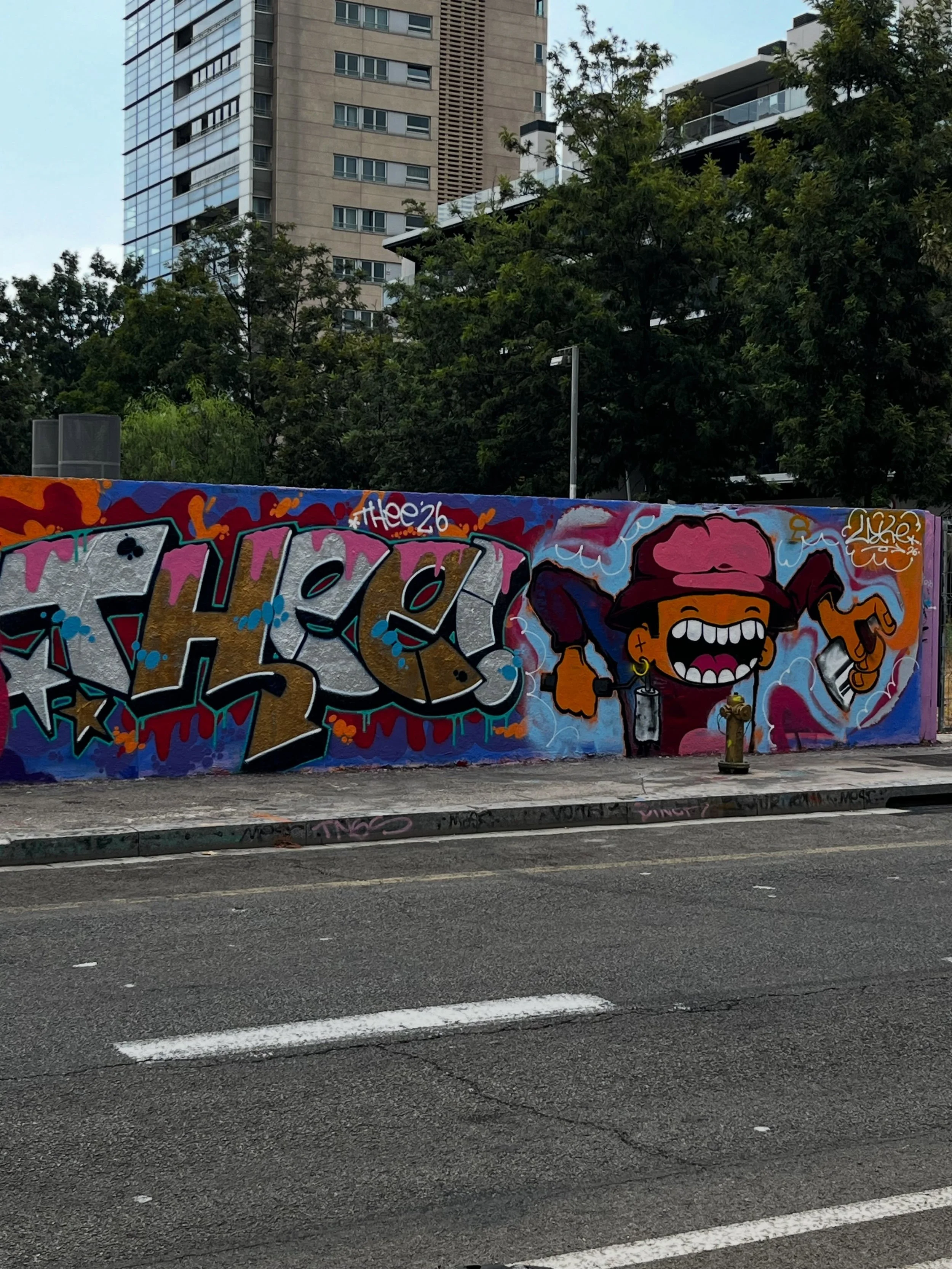 #graffiti #barcelonastreetart #barcelonastreetstyletour #streetarttourbarcelona #barcelonastreetarttour