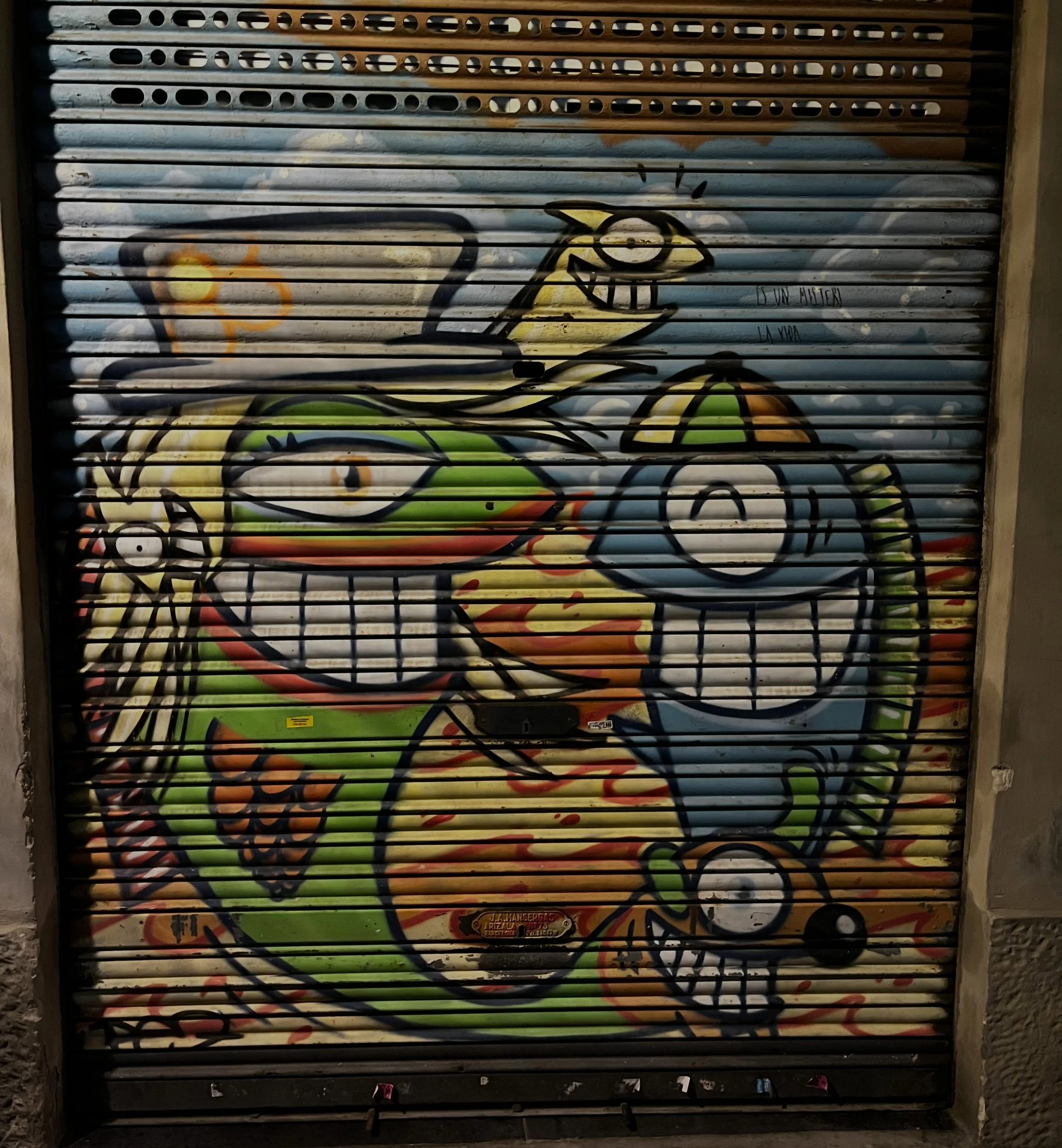 @pezbarcelona #streetart #barcelonastreetart #barcelonastreetstyletour #streetarttourbarcelona #barcelonastreetarttour