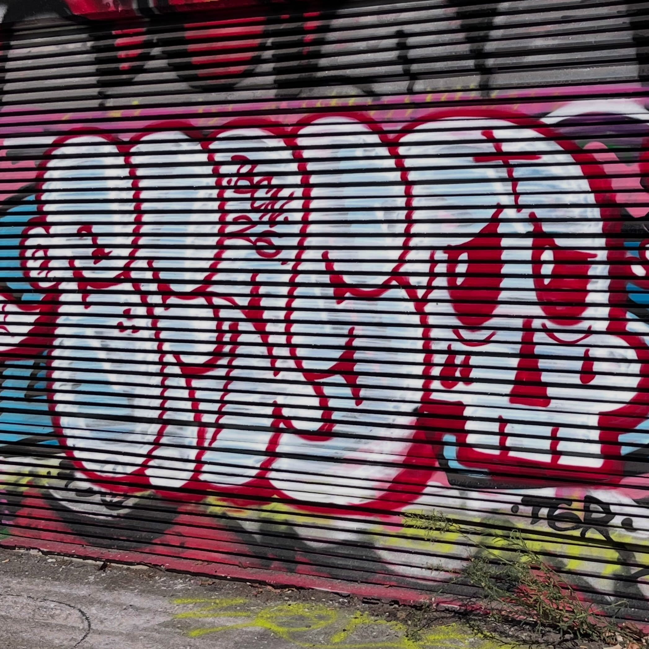 #graffiti #barcelonastreetart #barcelonastreetstyletour #streetarttourbarcelona #barcelonastreetarttour