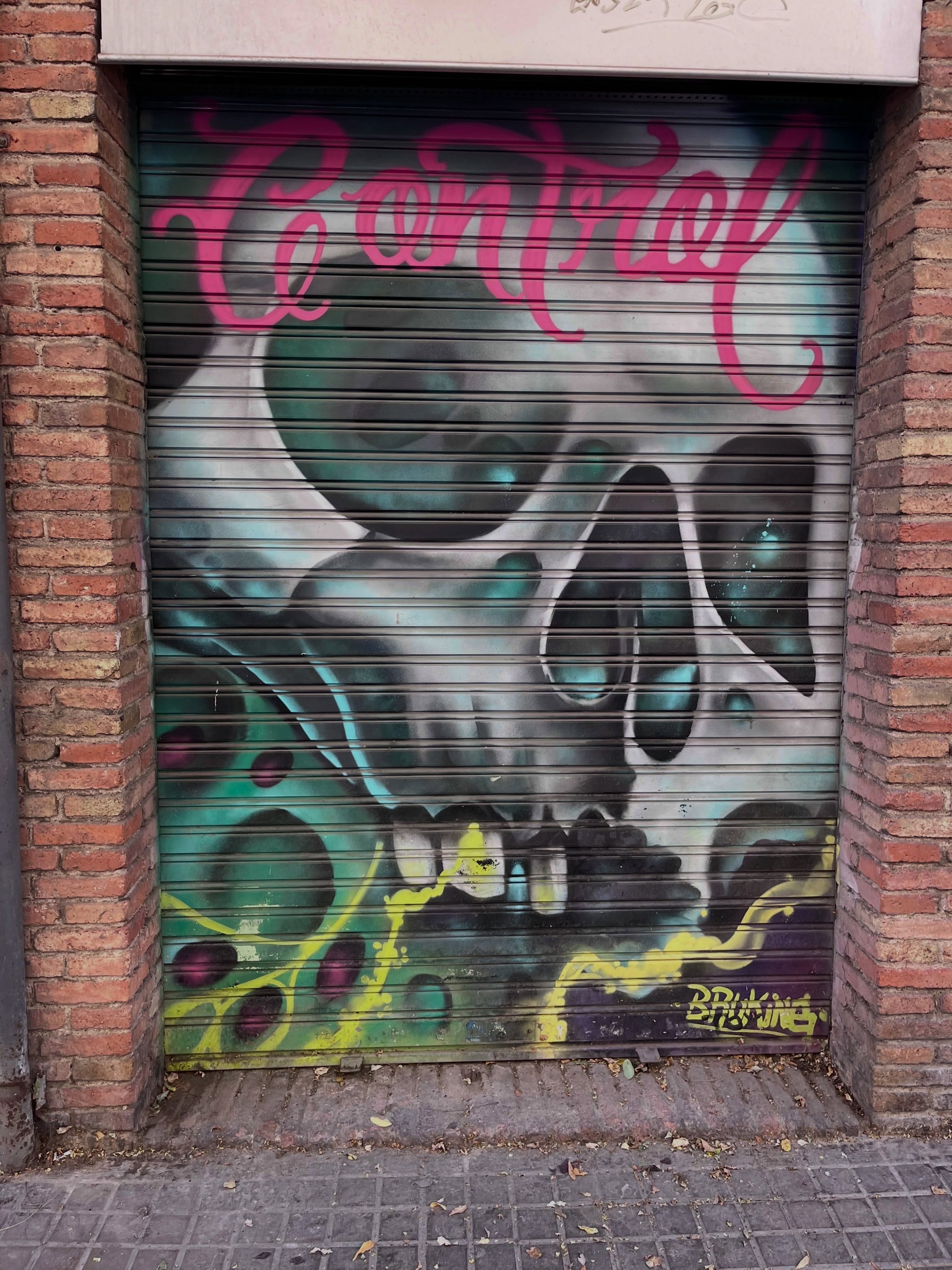 @brukingb2 #streetart #barcelonastreetart #barcelonastreetstyletour #streetarttourbarcelona #barcelonastreetarttour